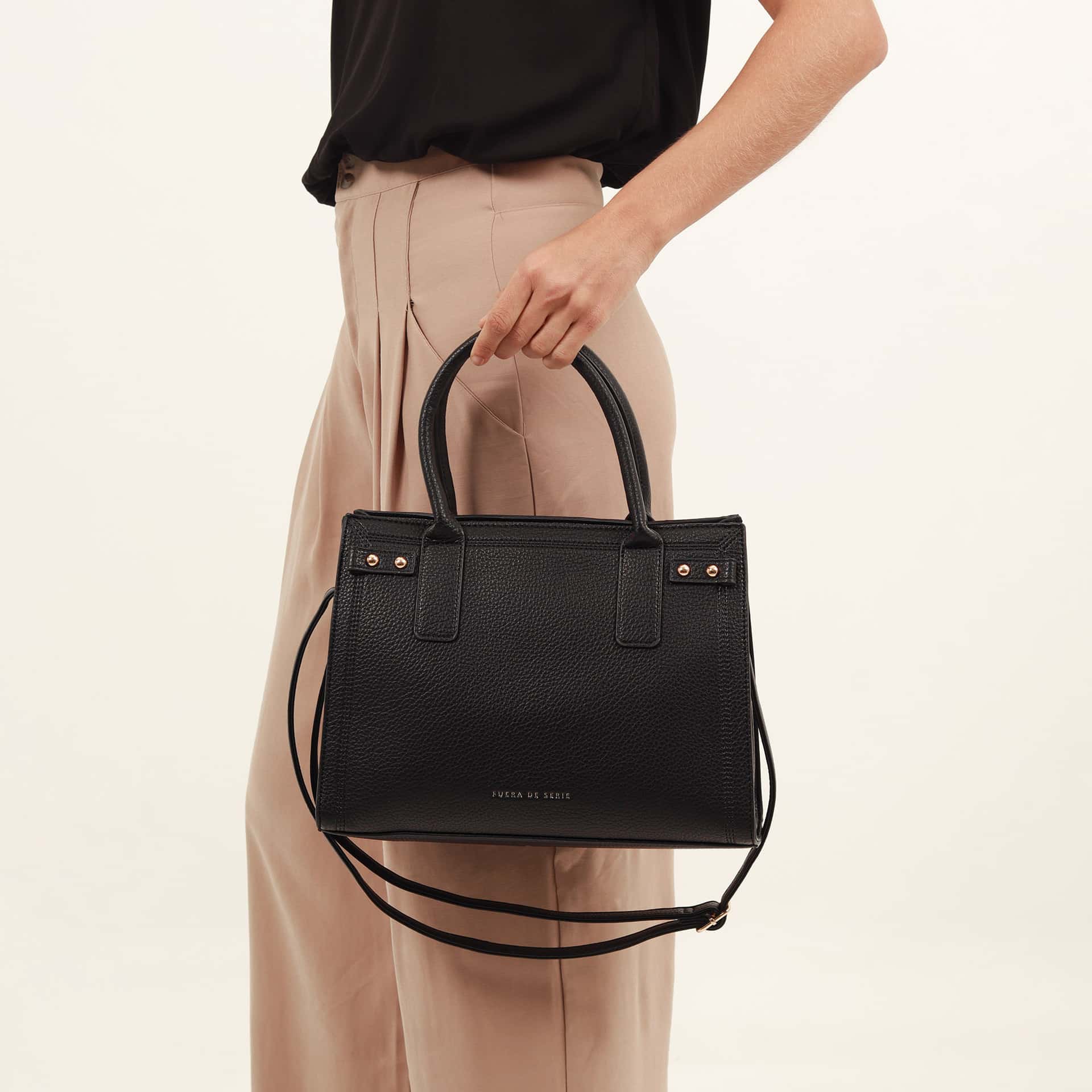 Bolso mini manos libres cuero sintético - miniatura 1