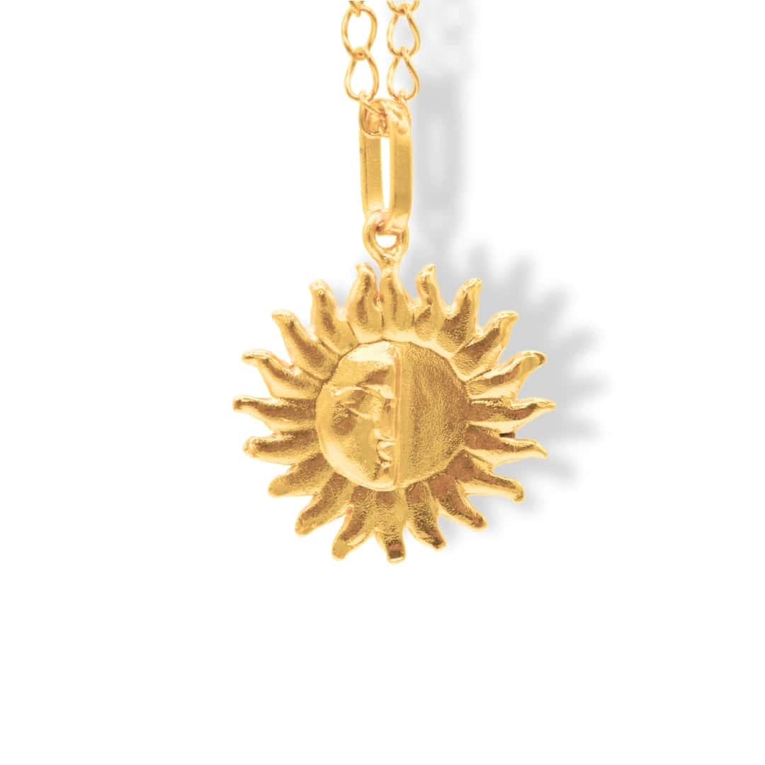 Cadena con sol media cara plana pequeña