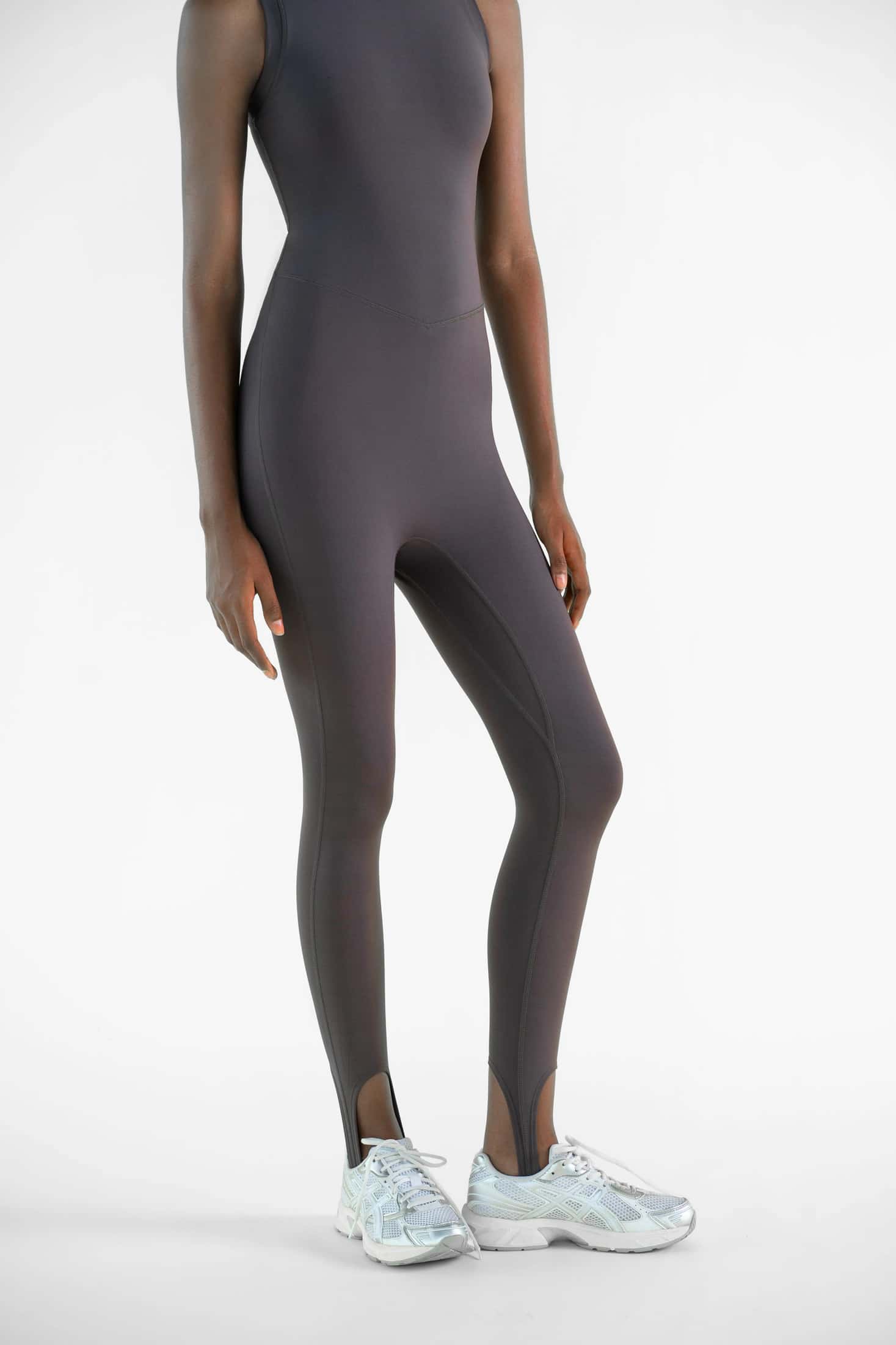 STIRRUP ONESIE IN COFFEE BEAN - miniatura 5