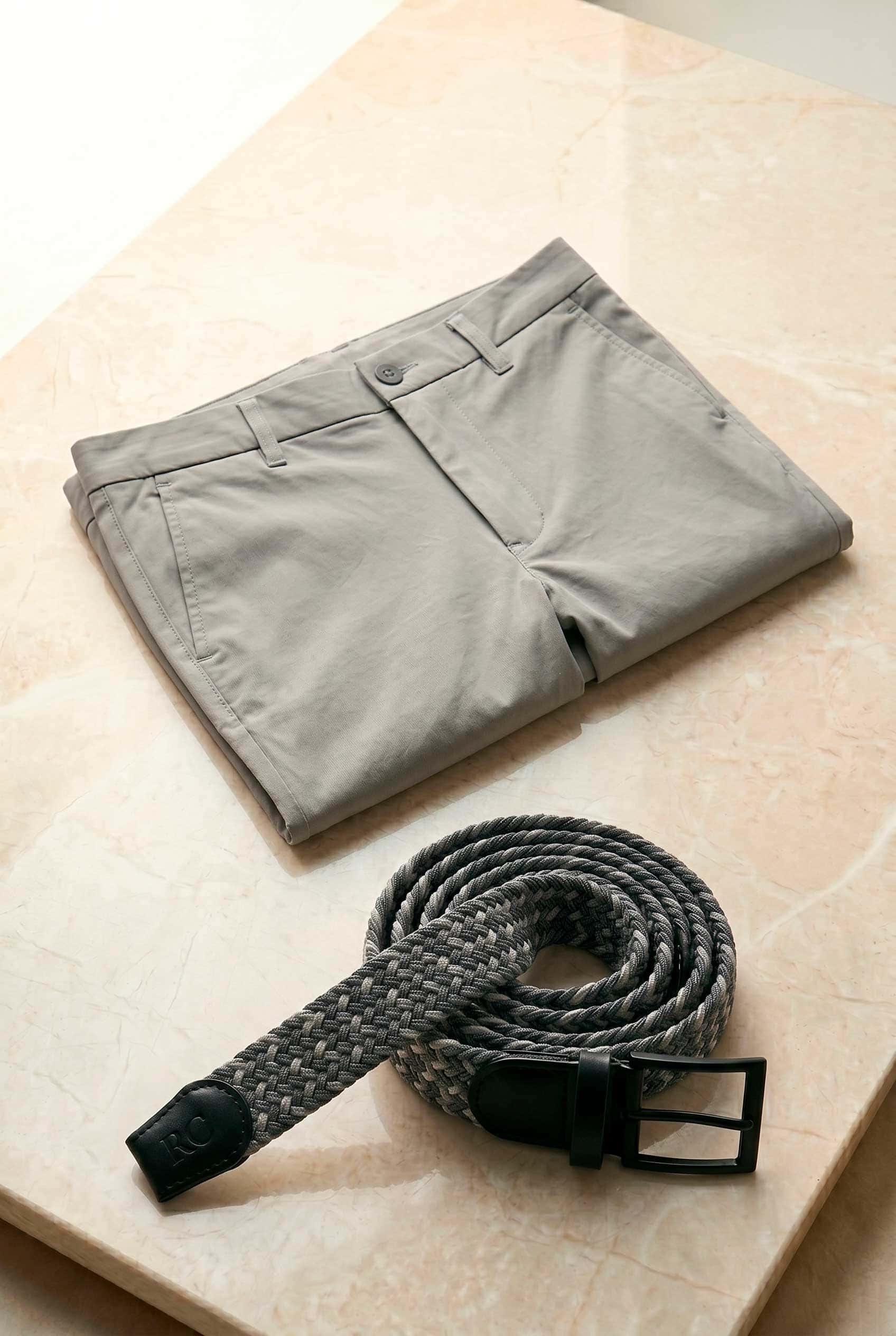 Dúo Esencial Bermuda Gris + Correa Trenzada
