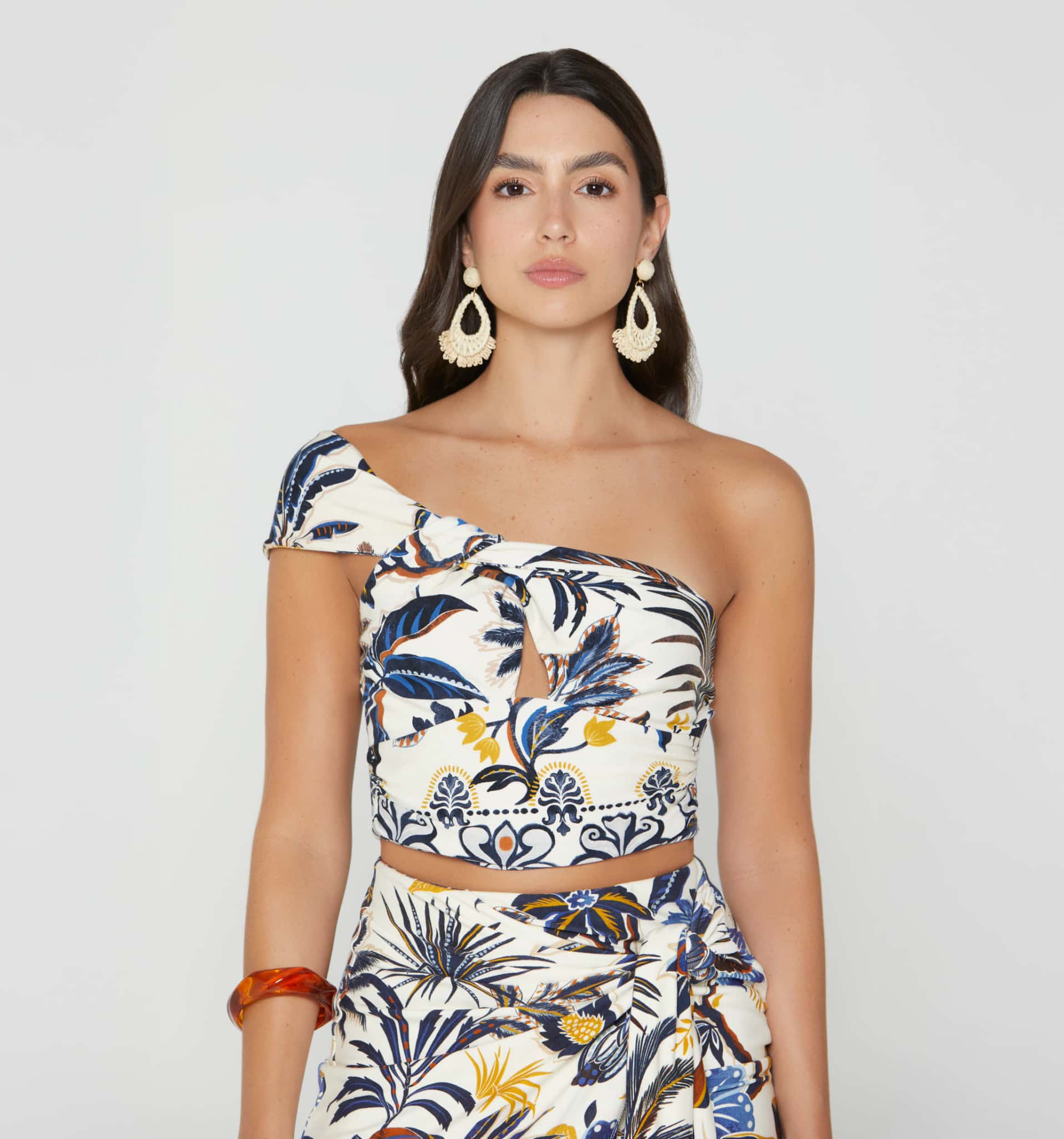 Blusa crop un solo hombro