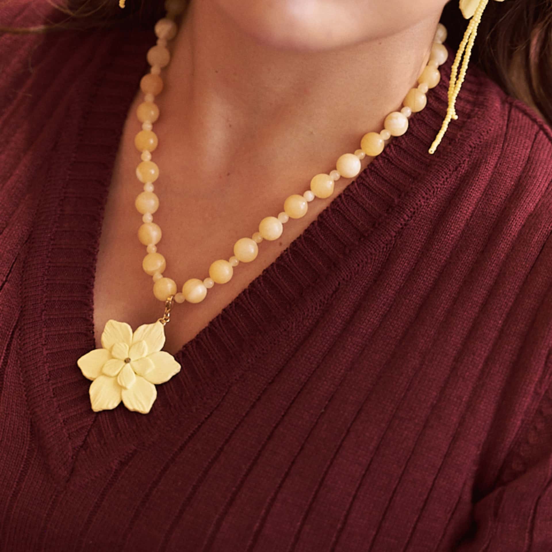 Collar Flor de Ocobo Butter Yellow