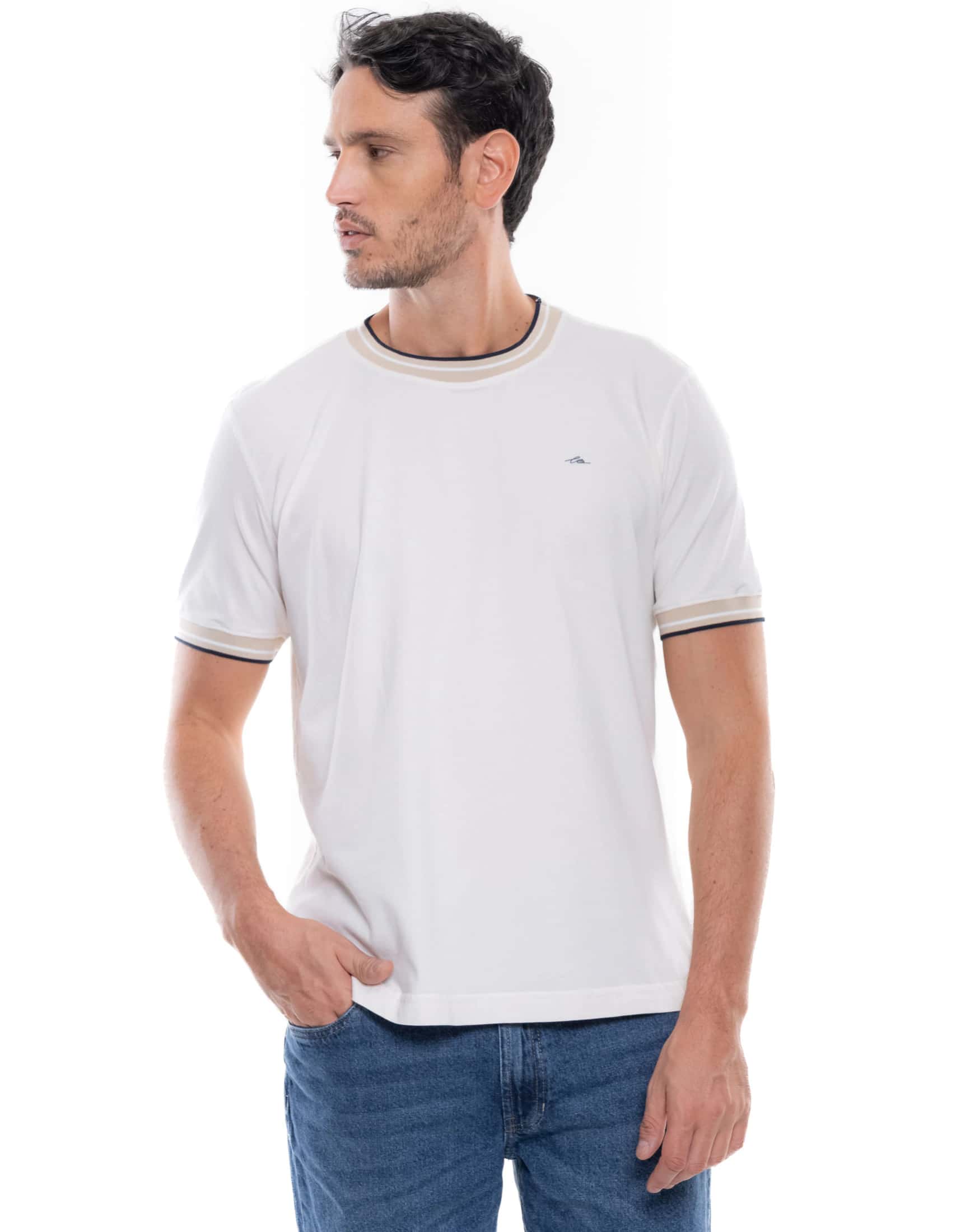Camiseta Manga Corta Con Cuello Y Mangas Contraste