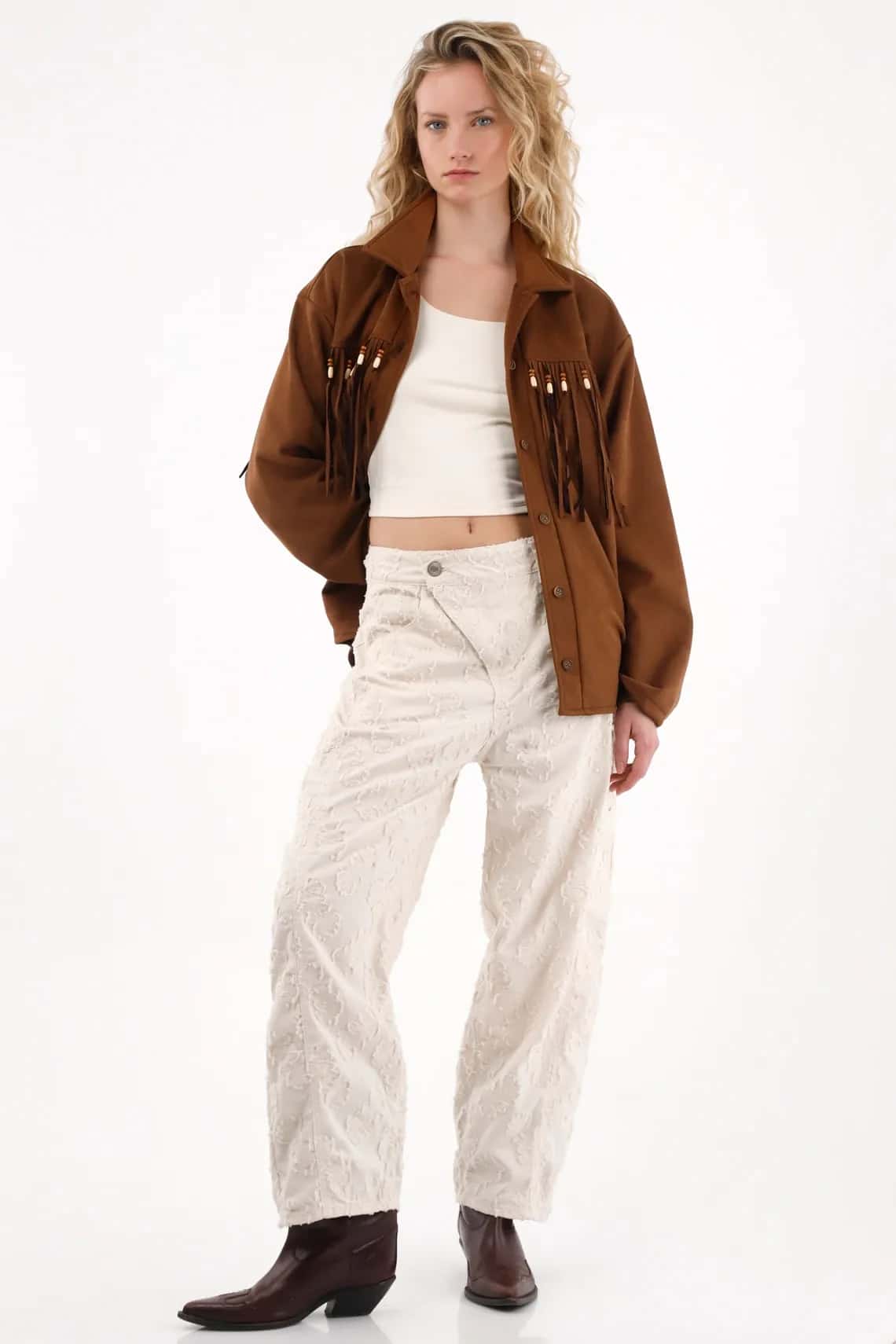 Jean Barrel con bordado crudo para mujer