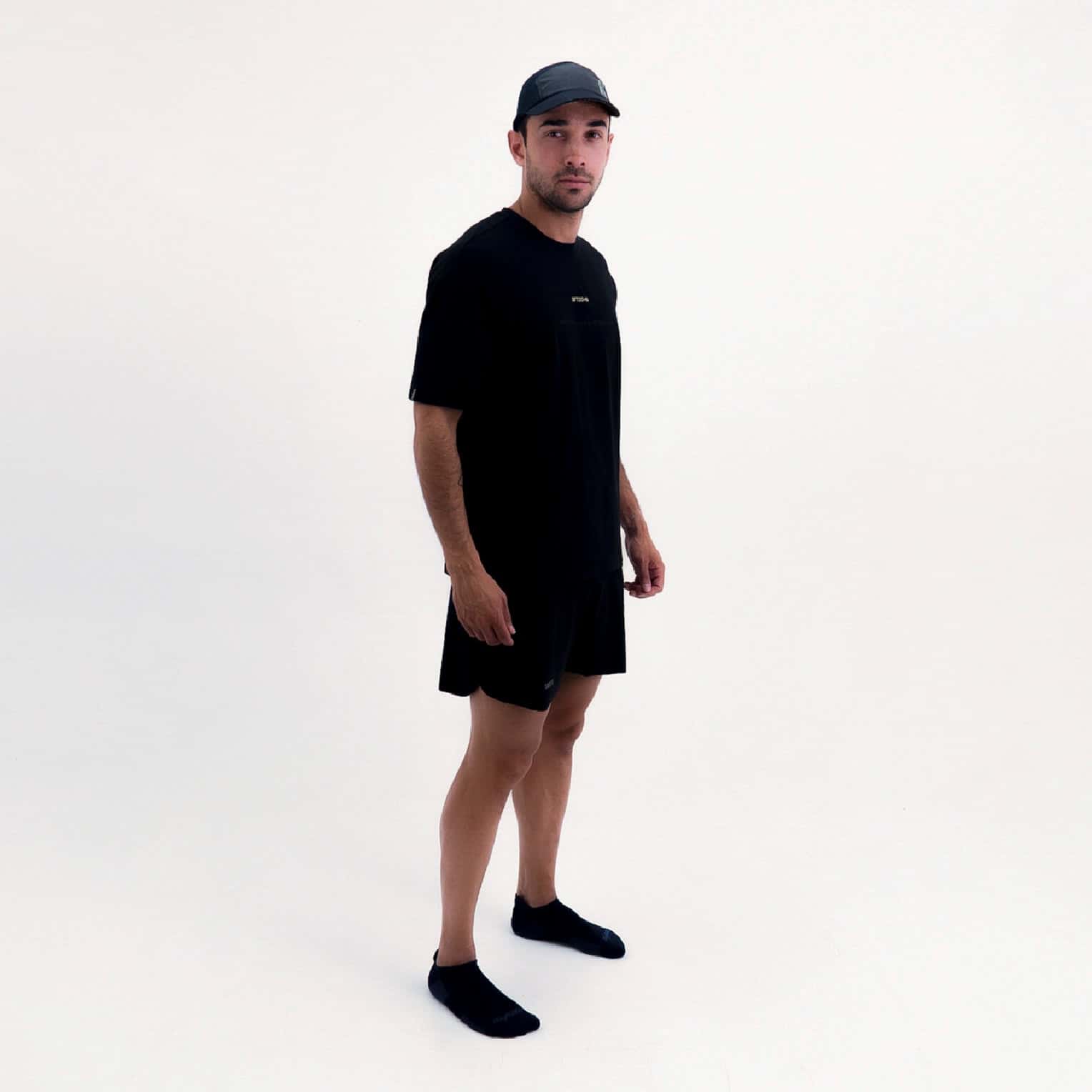 CAMISETA LIFESTYLE MANGA CORTA ROAM OVERSIZE BLACK PARA HOMBRE - miniatura 2