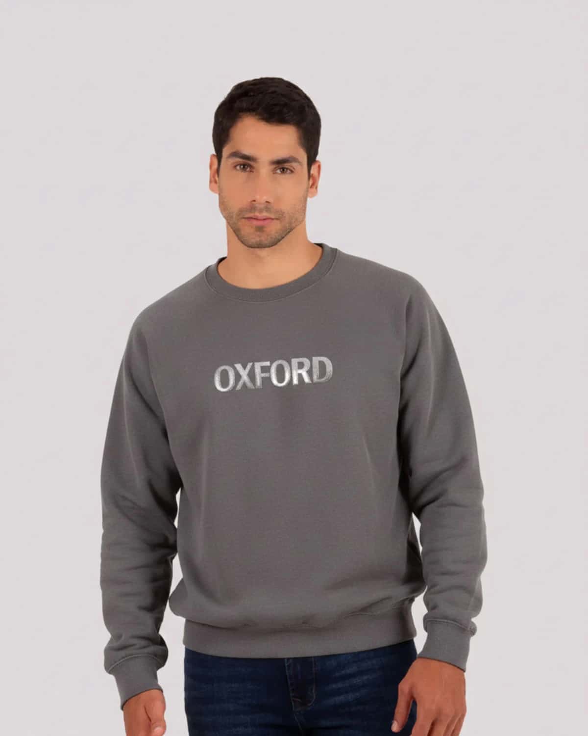 Buzo gris estampado frontal para hombre