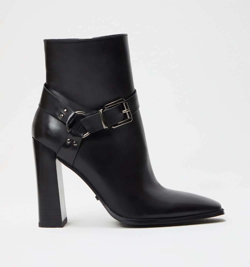 Botin con hebillas