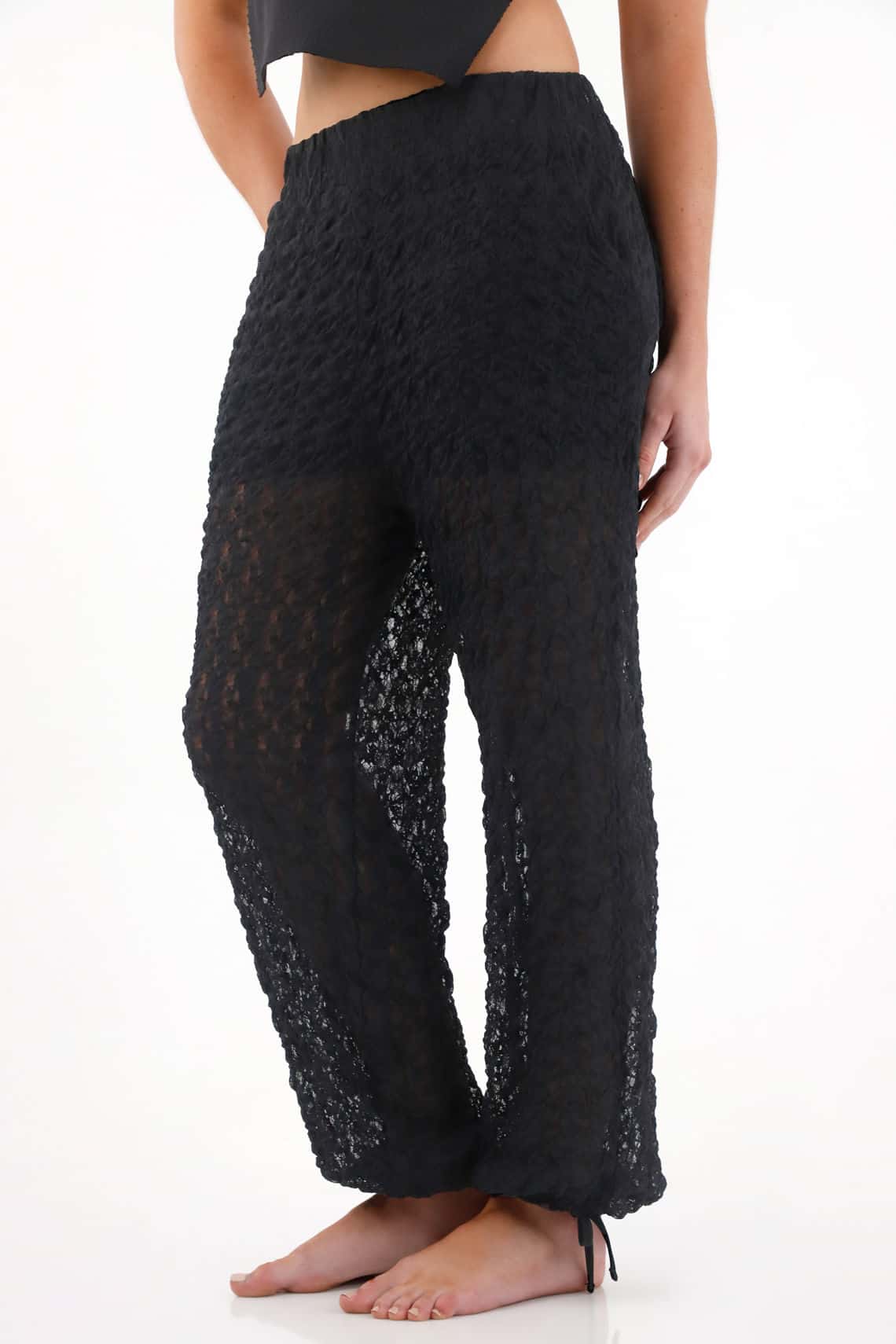 Pantalón jogger con tiras que anudan negro para mujer