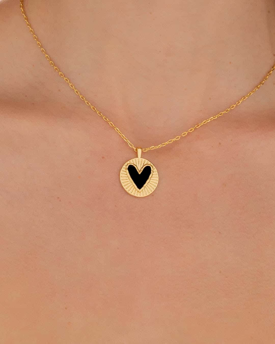 Collar Corazón Negro + Aretes