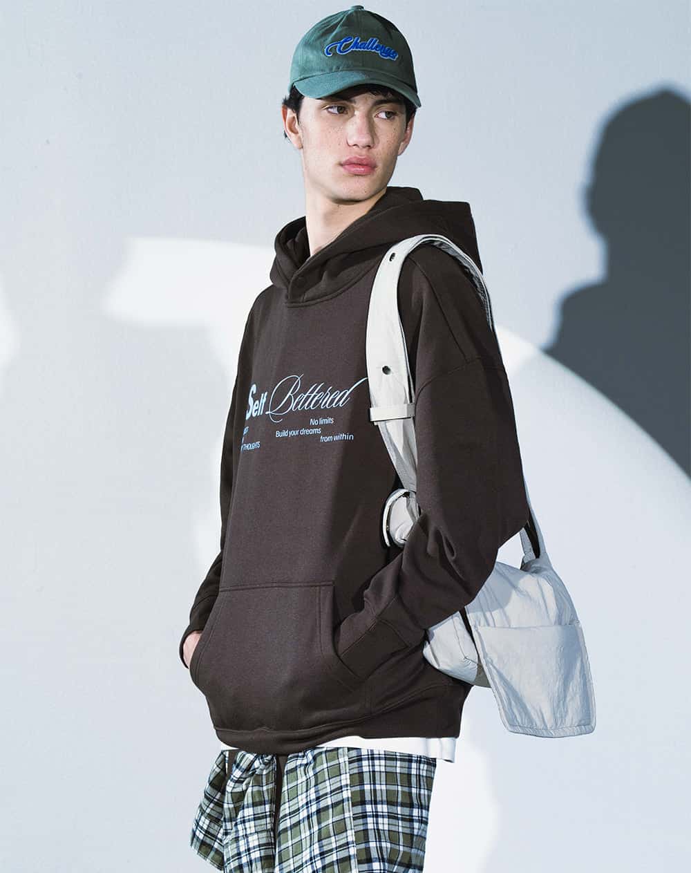 Buzo tipo hoddie chocolate hombre