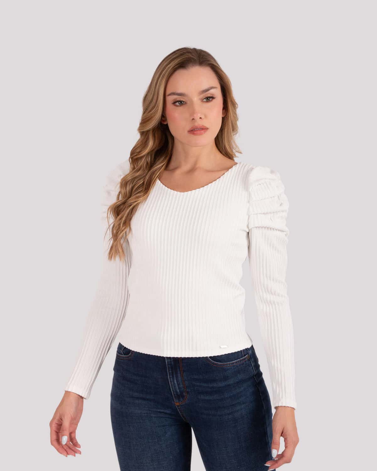 Blusa blanca manga larga para mujer