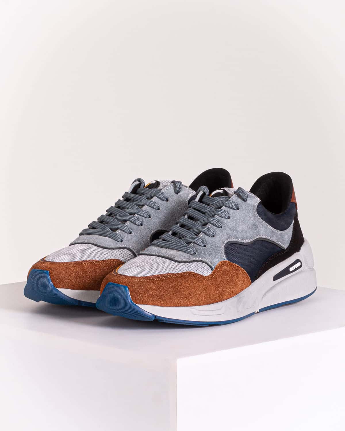 Calzado gris para hombre