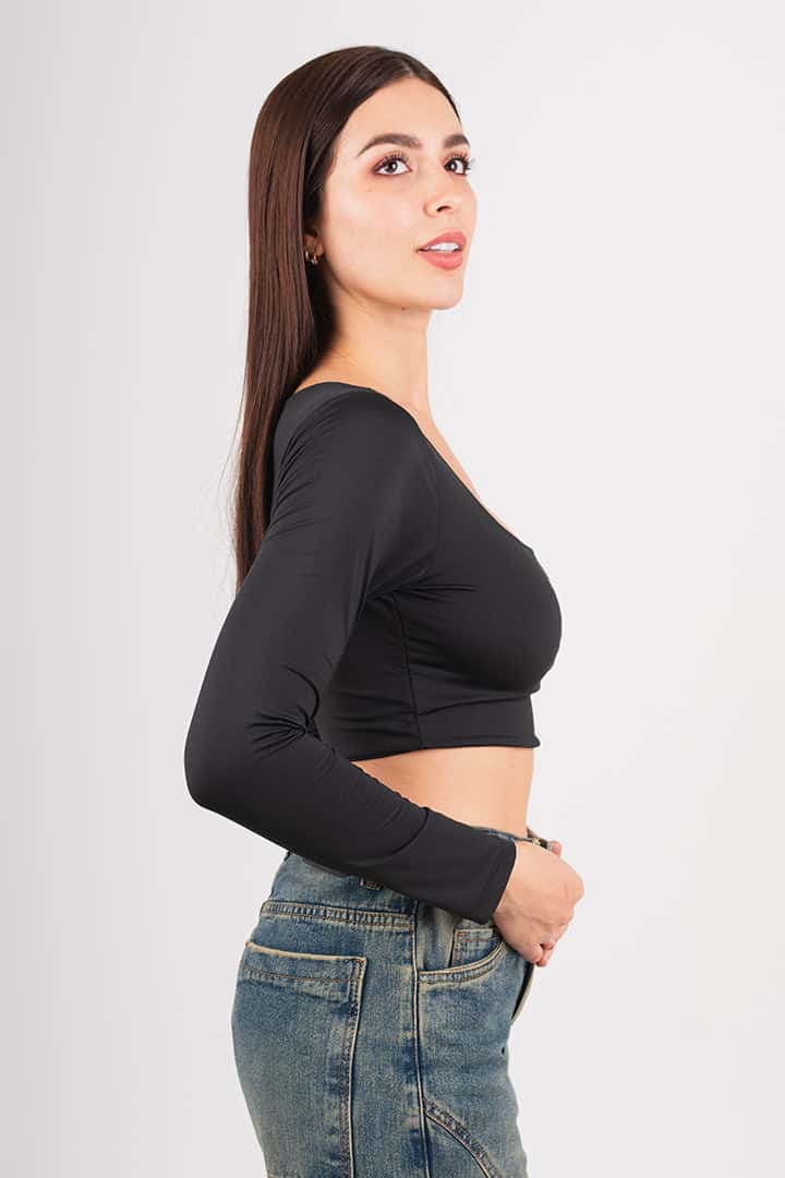 CROP TOP ESENCIALES  MANGA LARGA - miniatura 16