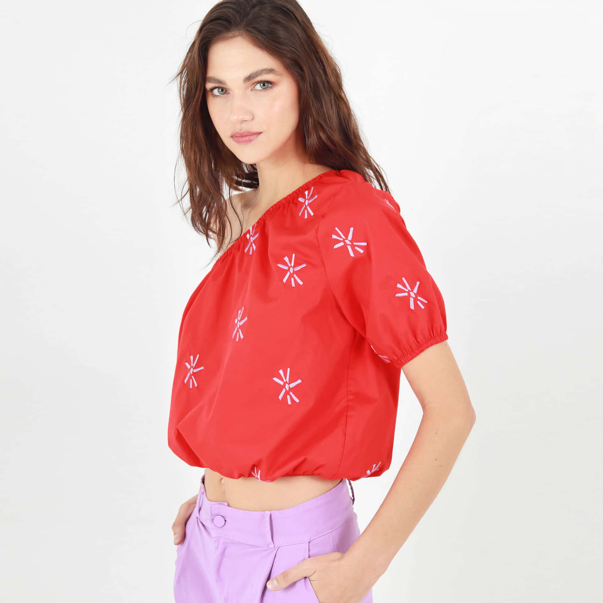 Blusa Cuello Asimetrico Manga Corta