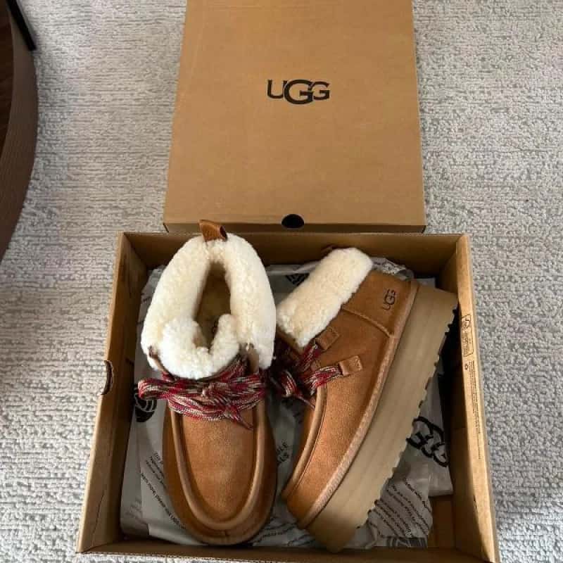 BOTAS UGG CORDON ROJO - miniatura 2