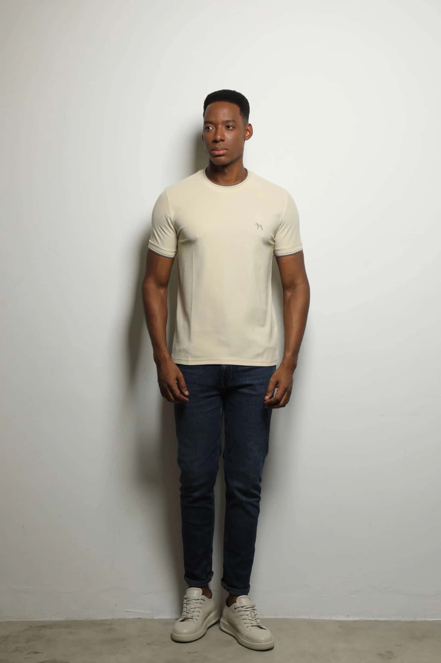 Camiseta Piqué Crema (Custom Fit)