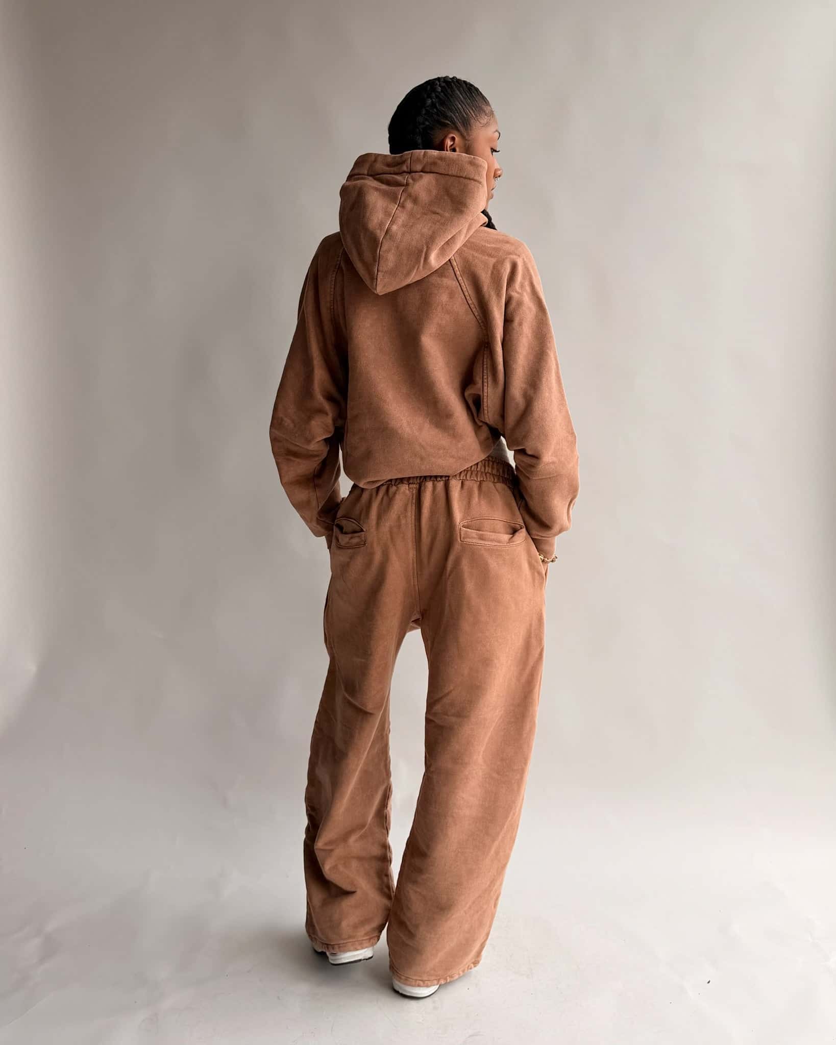 SET HOODIE + JOGGER STAR GANG CAFÉ MUJER - miniatura 4