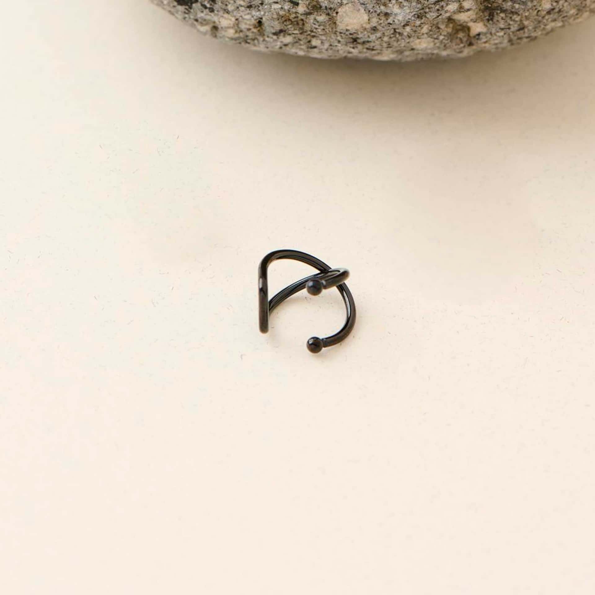 Earcuff Crossed