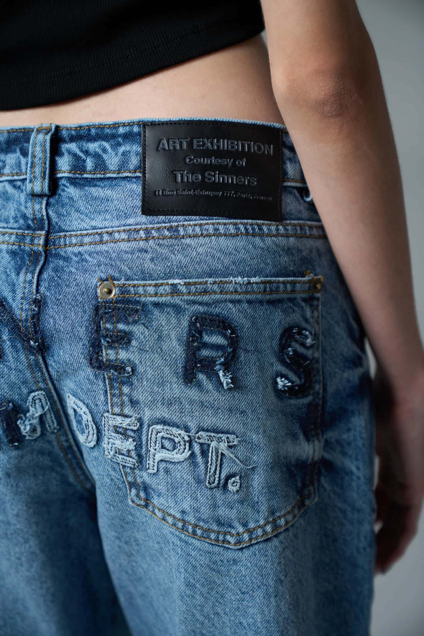 EMBROIDERED FLARED JEANS - miniatura 6