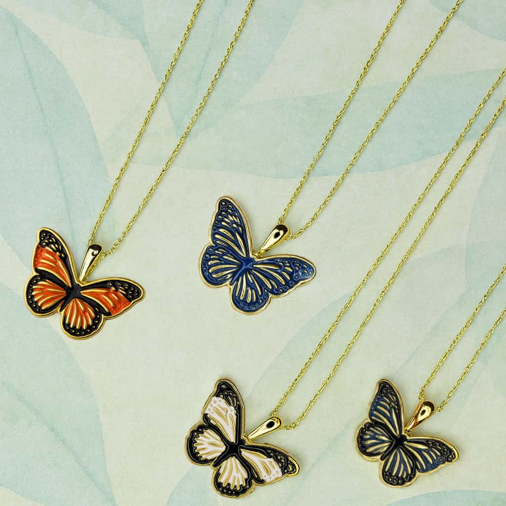 Collar mariposa figura