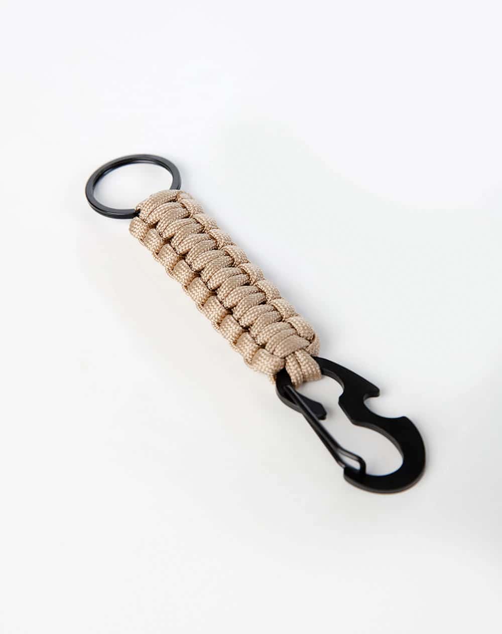 Llavero trenzado con gancho beige hombre