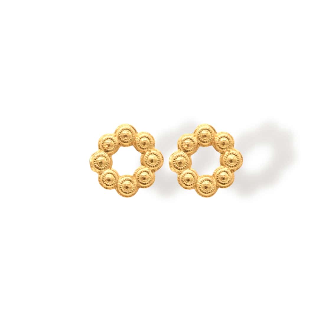 Aretes pequeños de coronas circulares