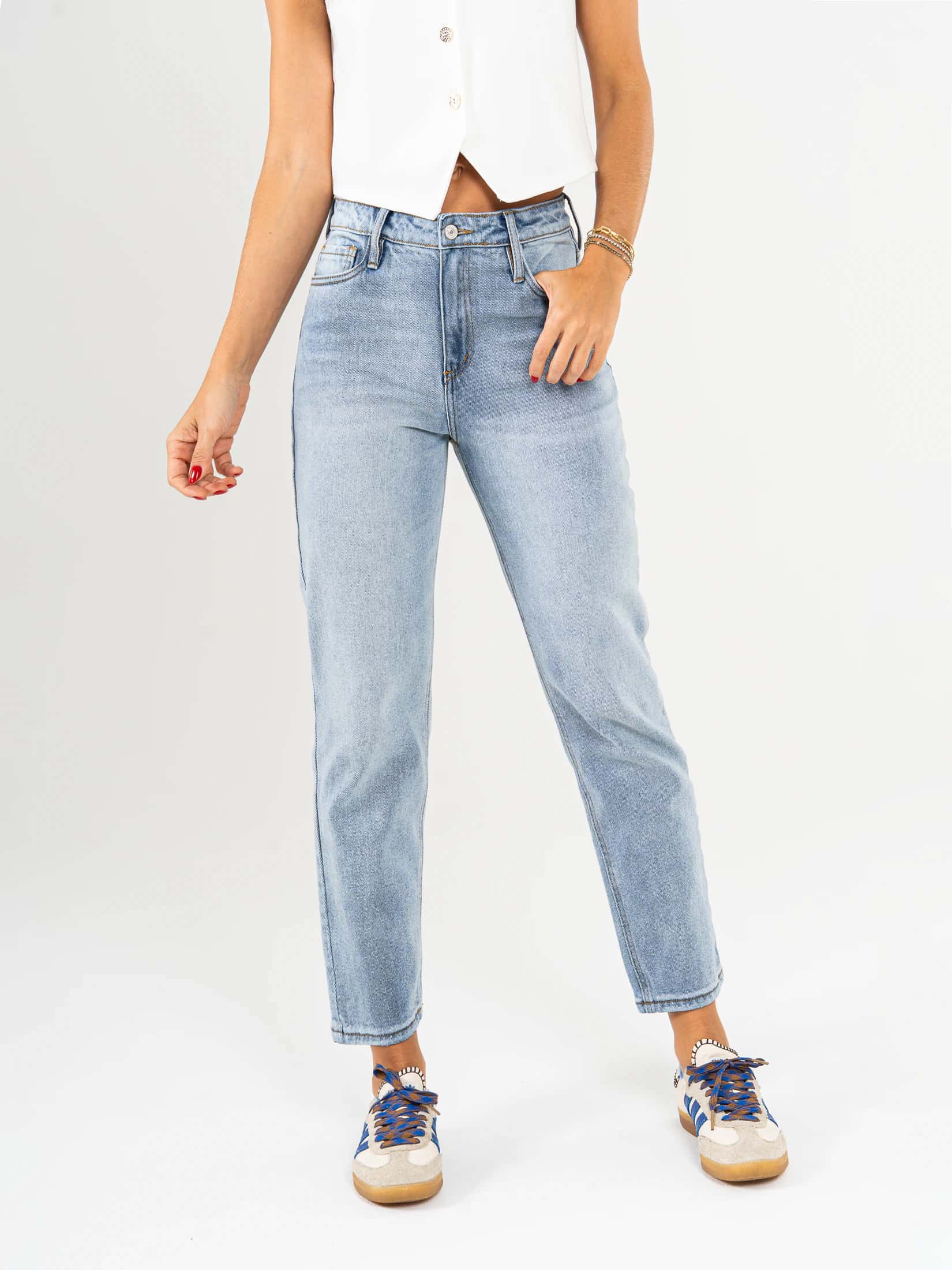 Ref: 065578 Jean Mom fit, slim cropped, stretch, tiro alto, tono azul medio claro
