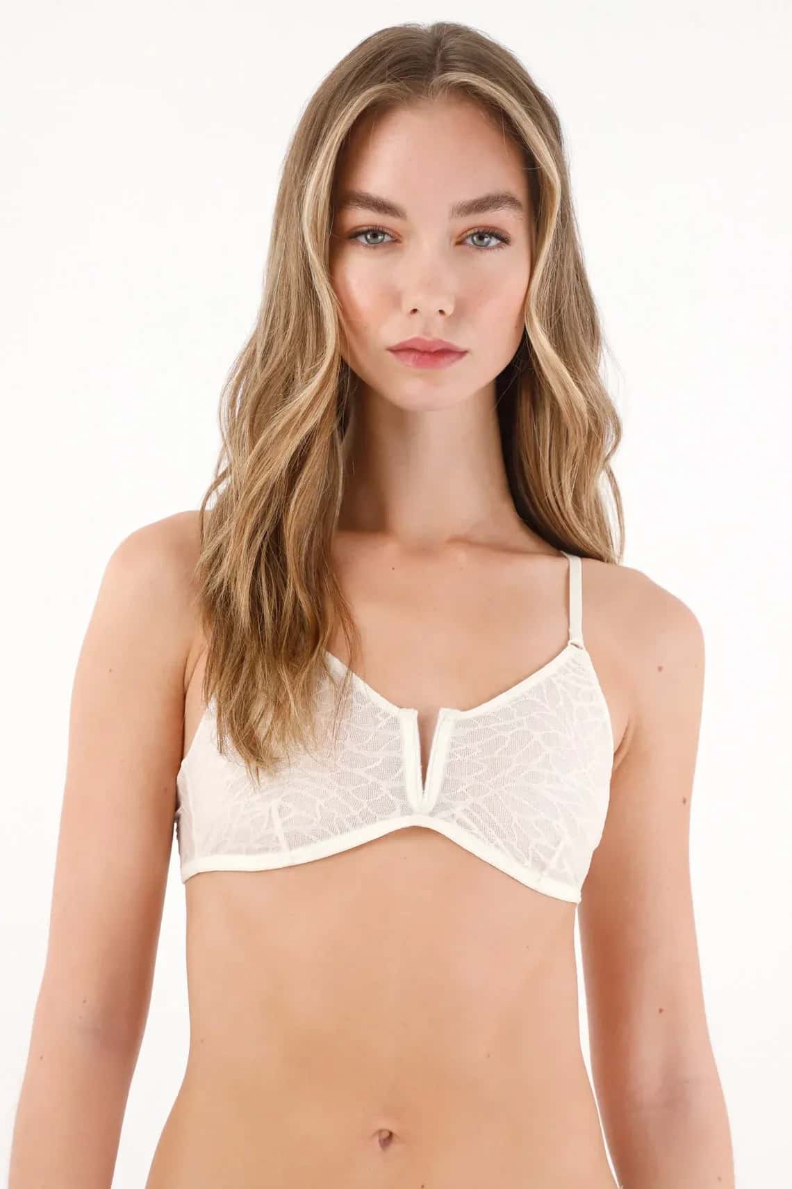 Top en tela blonda crudo con textura suave para mujer
