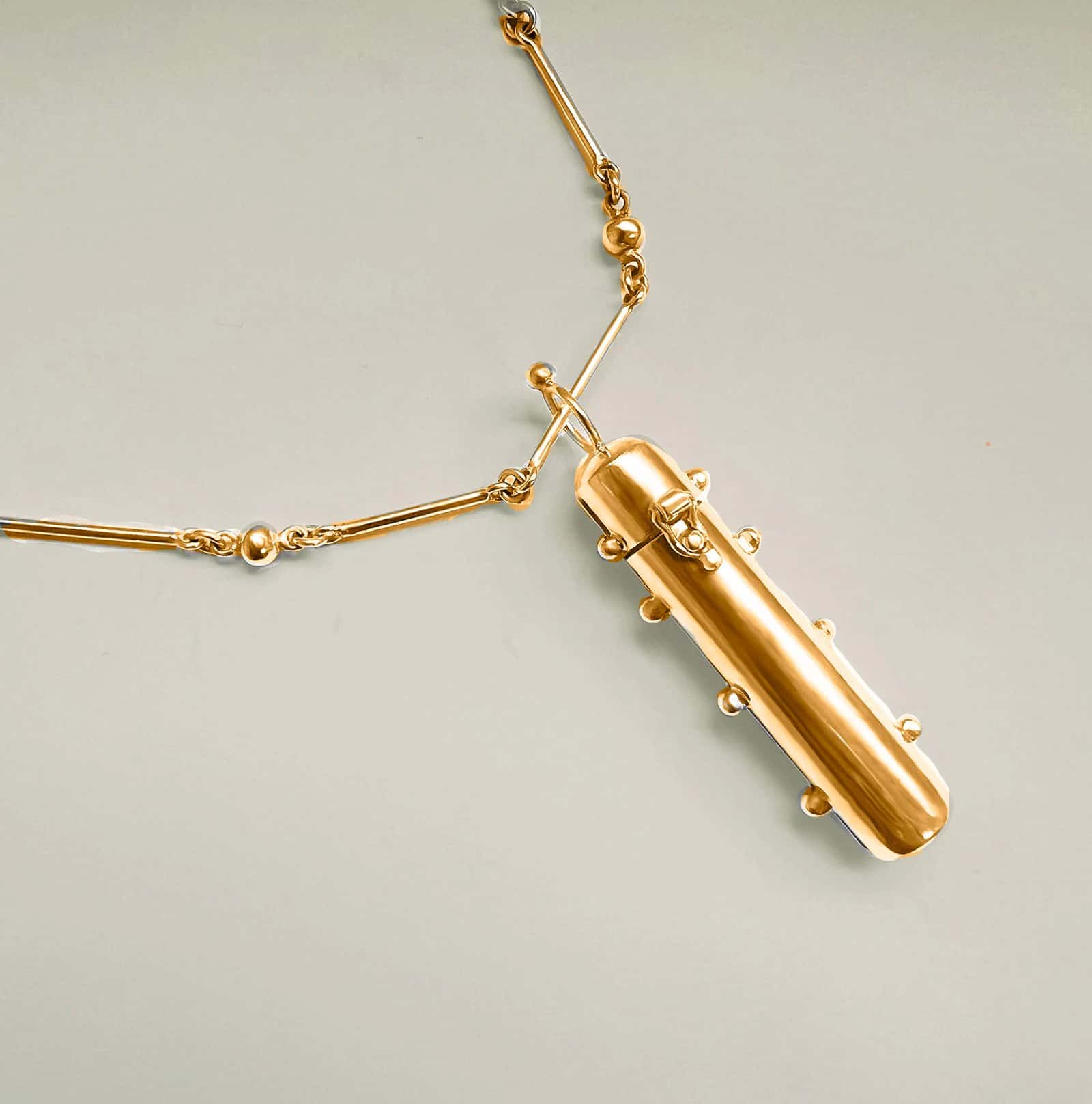 Scentia Pendant Gold