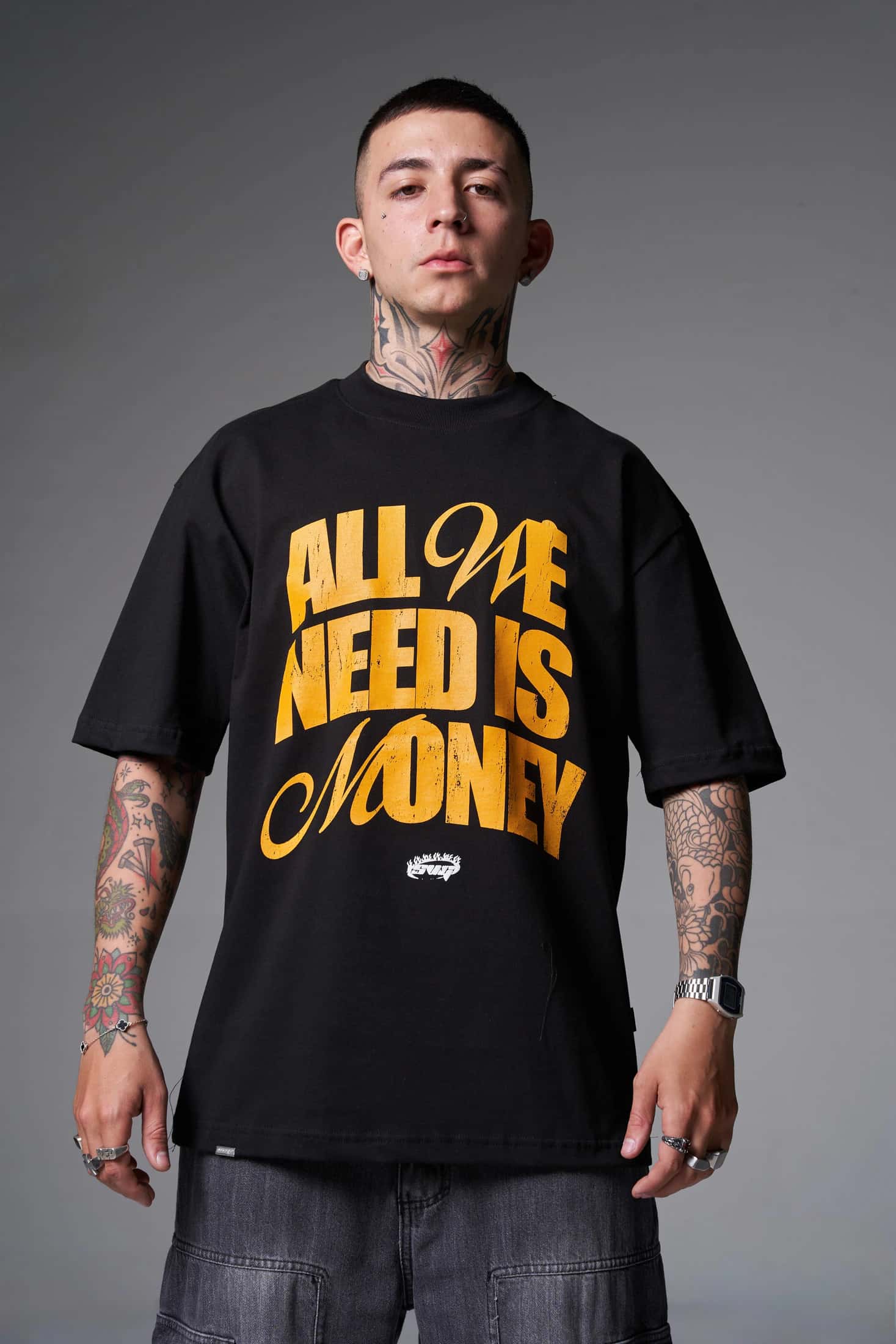 T shirt negra all we need 250 gramos