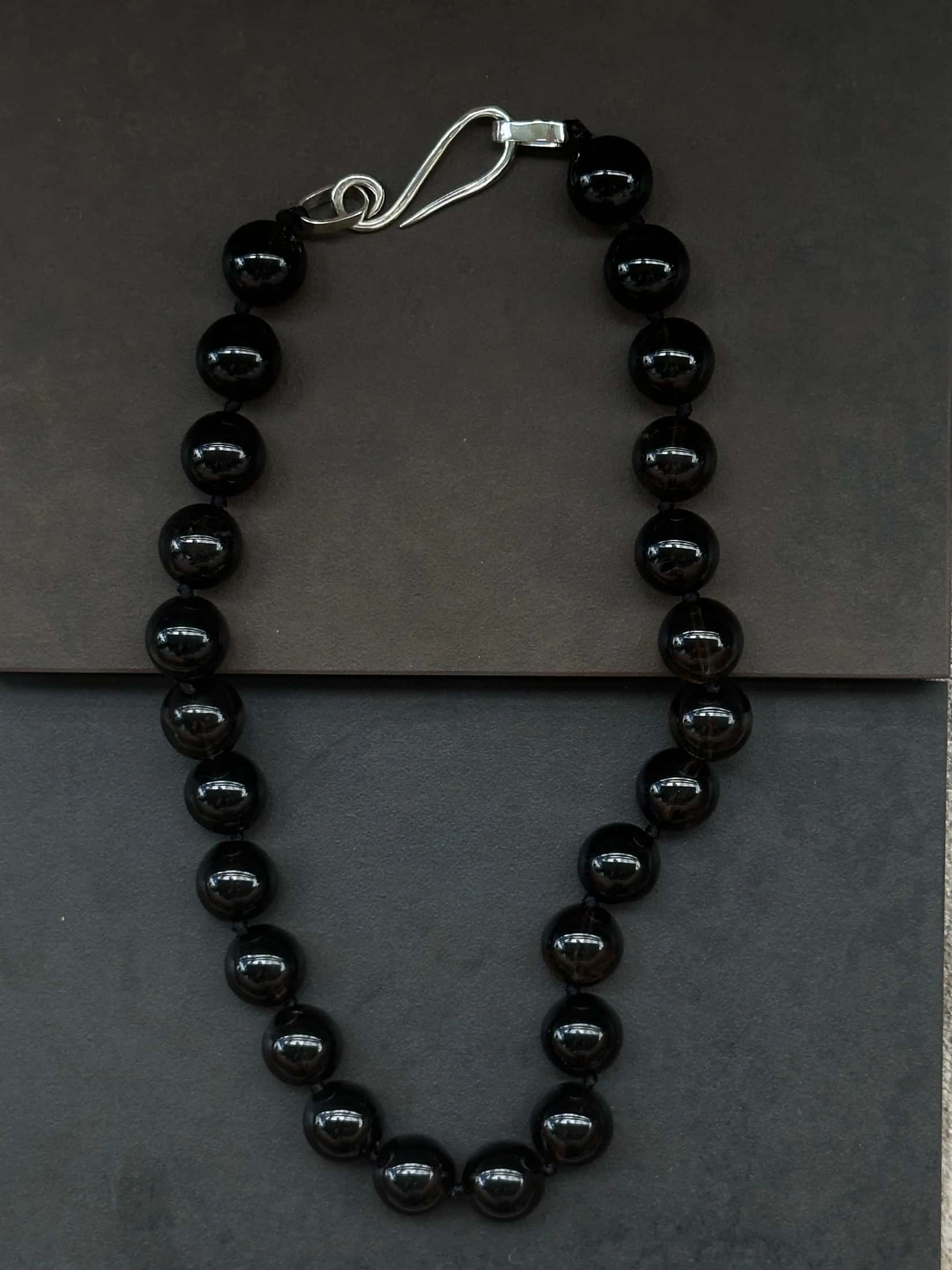 SMOKY NECKLACE