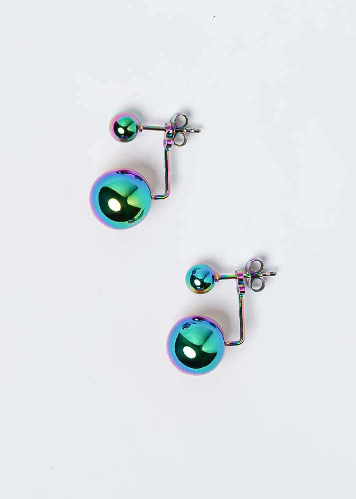 Aretes Saka Holographic