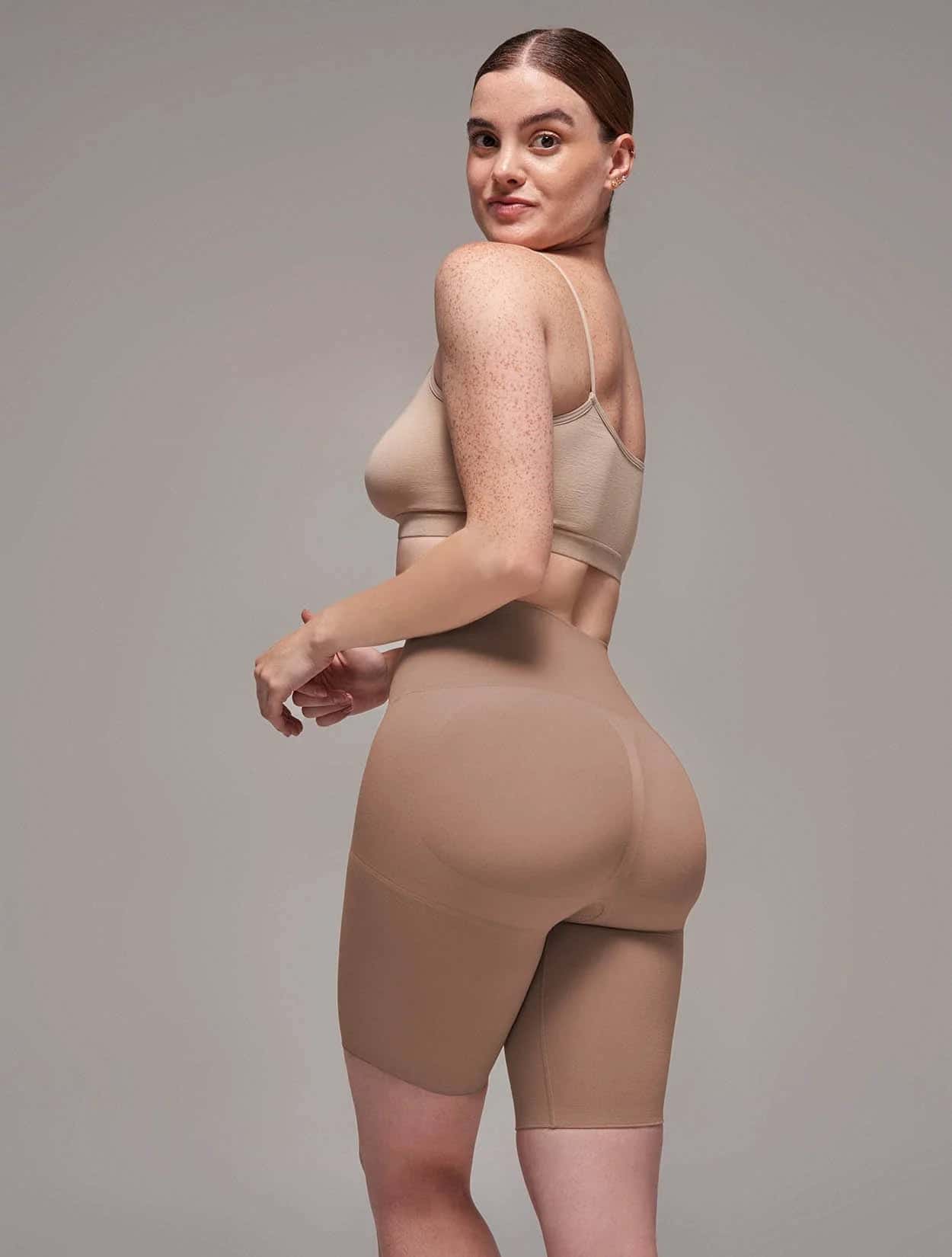 SHORT MOLDEADOR INVISIBLE CON CONTROL ABDOMEN Y PIERNAS - miniatura 10