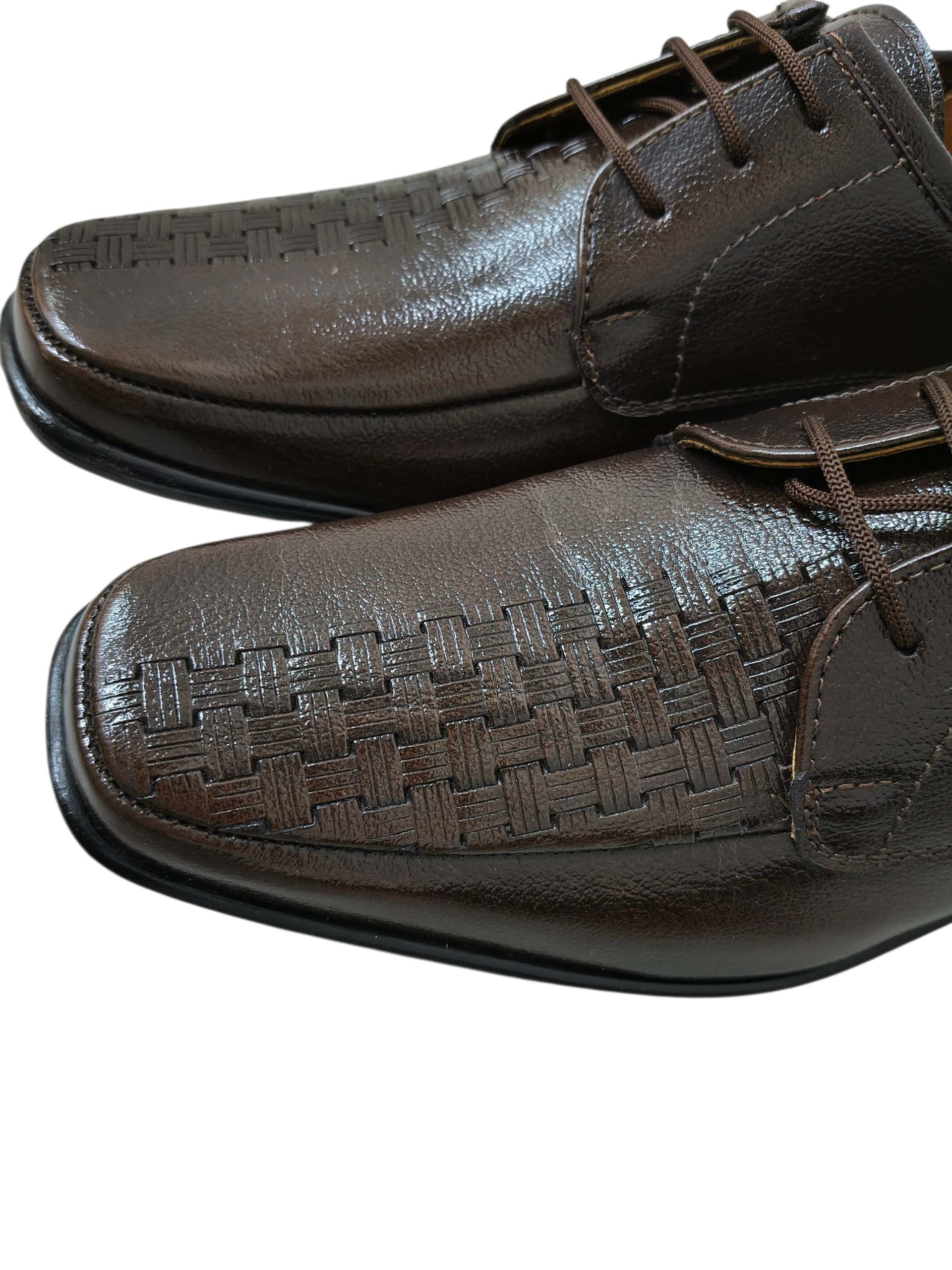 Zapatos cafés clásicos - miniatura 4