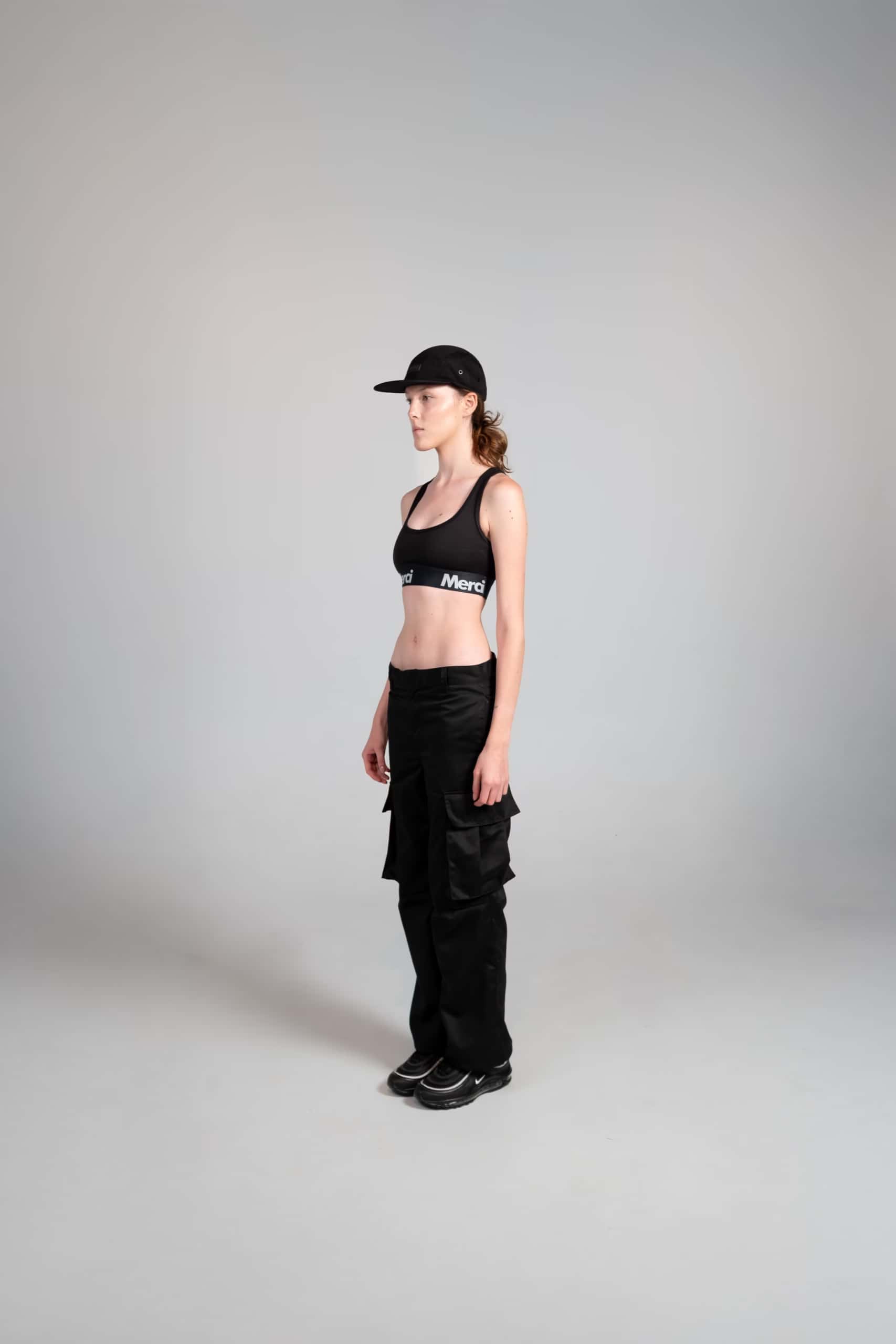 Top deportivo negro - miniatura 4