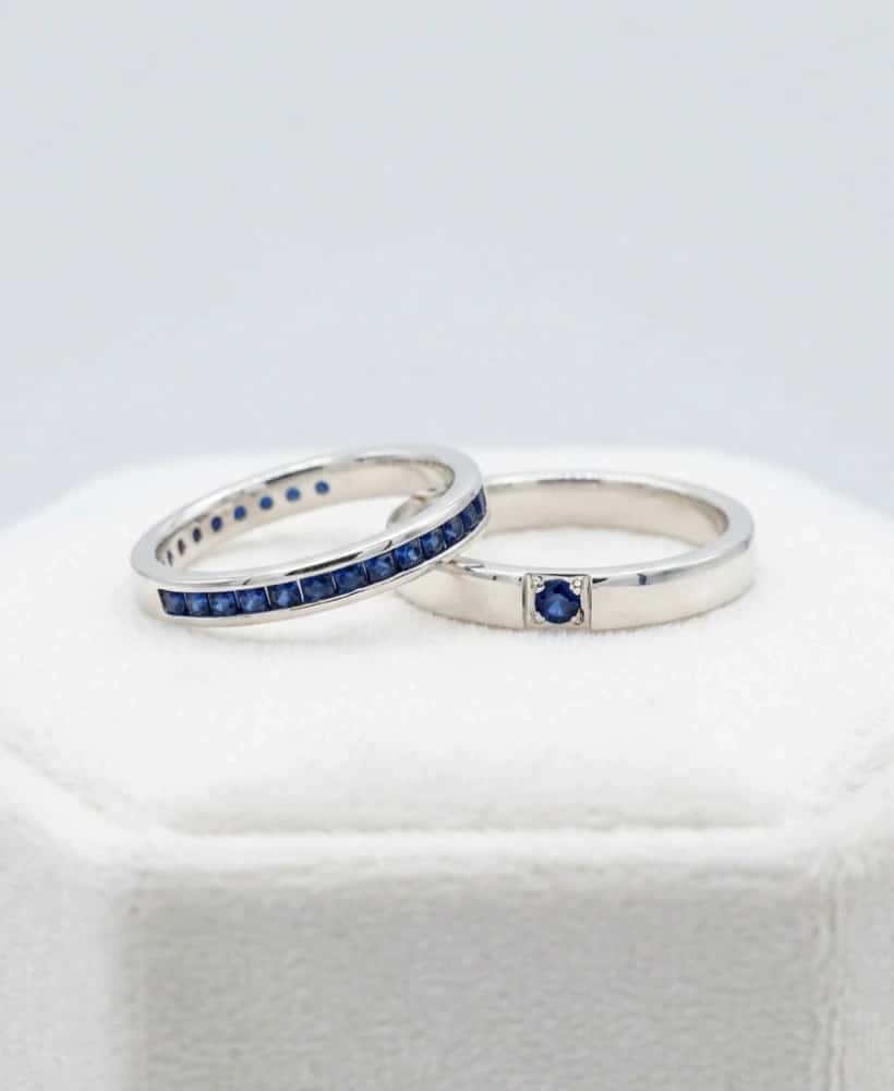 Argollas en plata rodinada y zafiro azul