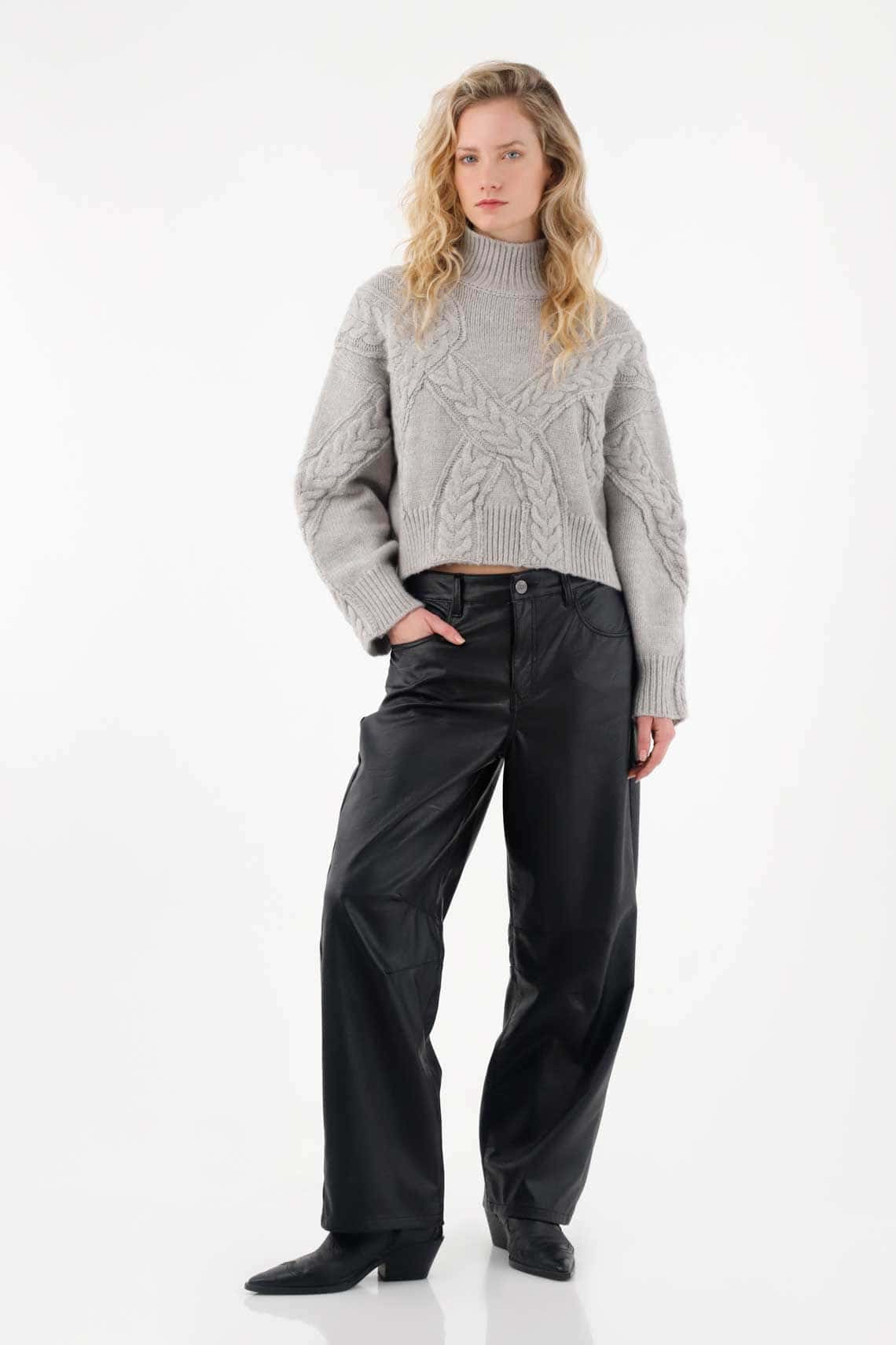 Buzo con tejido trenzado gris para mujer