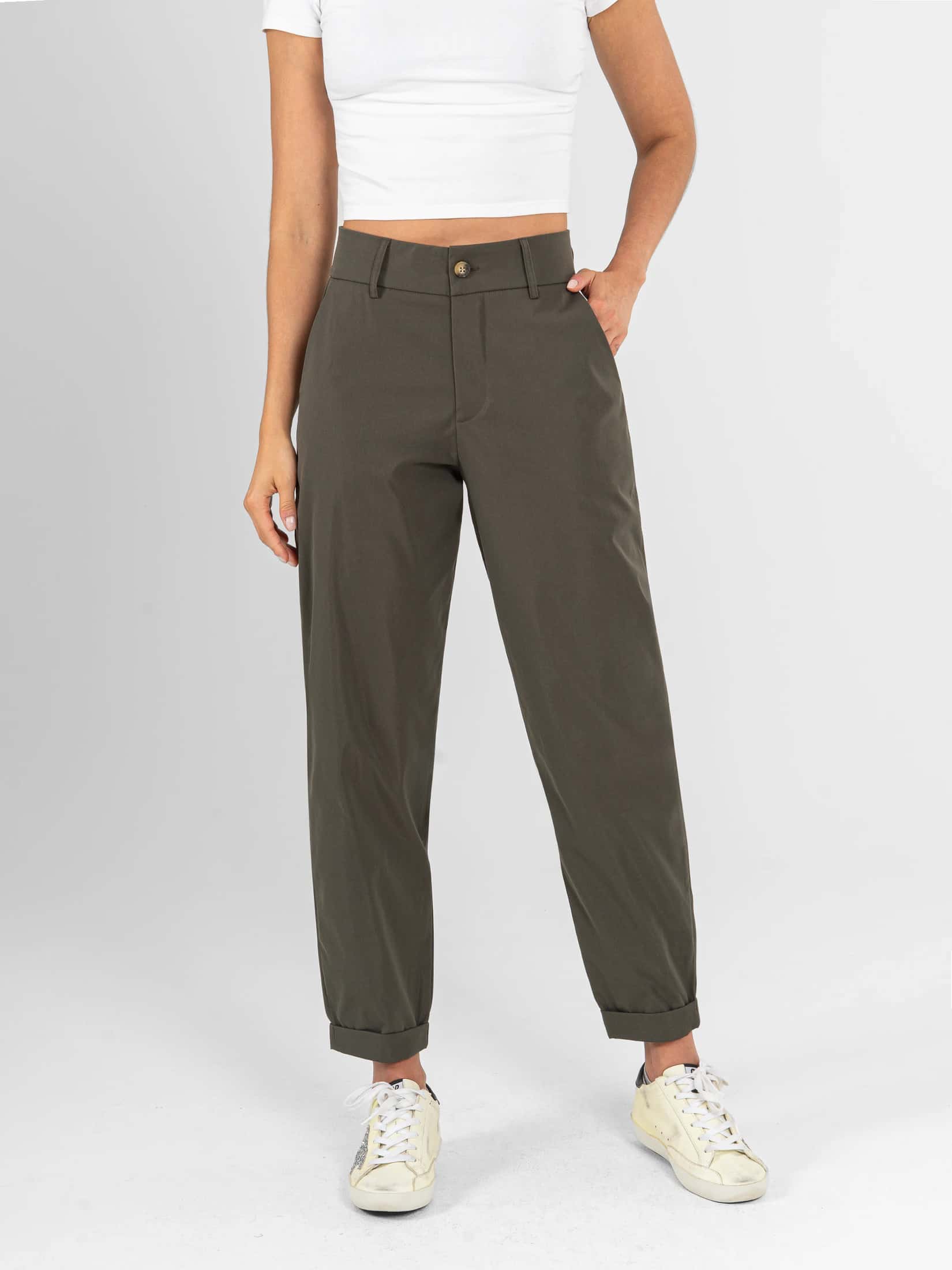 Ref: 0620645 Pantalón slouchy, sin prenses, tono verde, tejido plano liviano, rigido, tiro alto