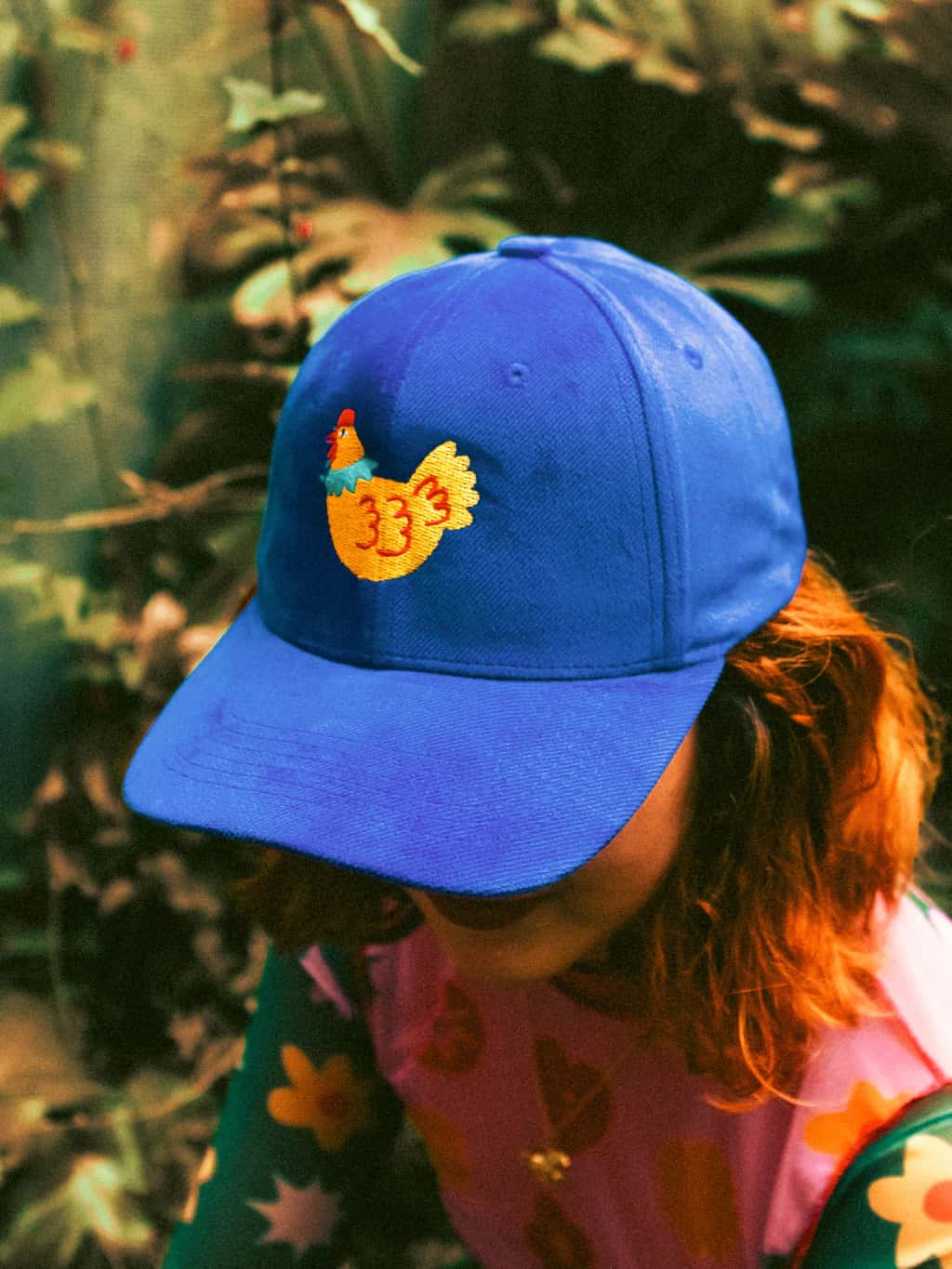 Gorra gallina en pana