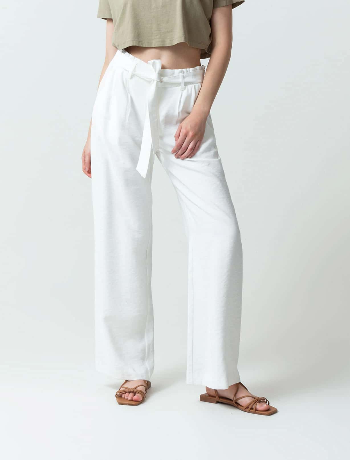 Pantalón con cinturón ajustable