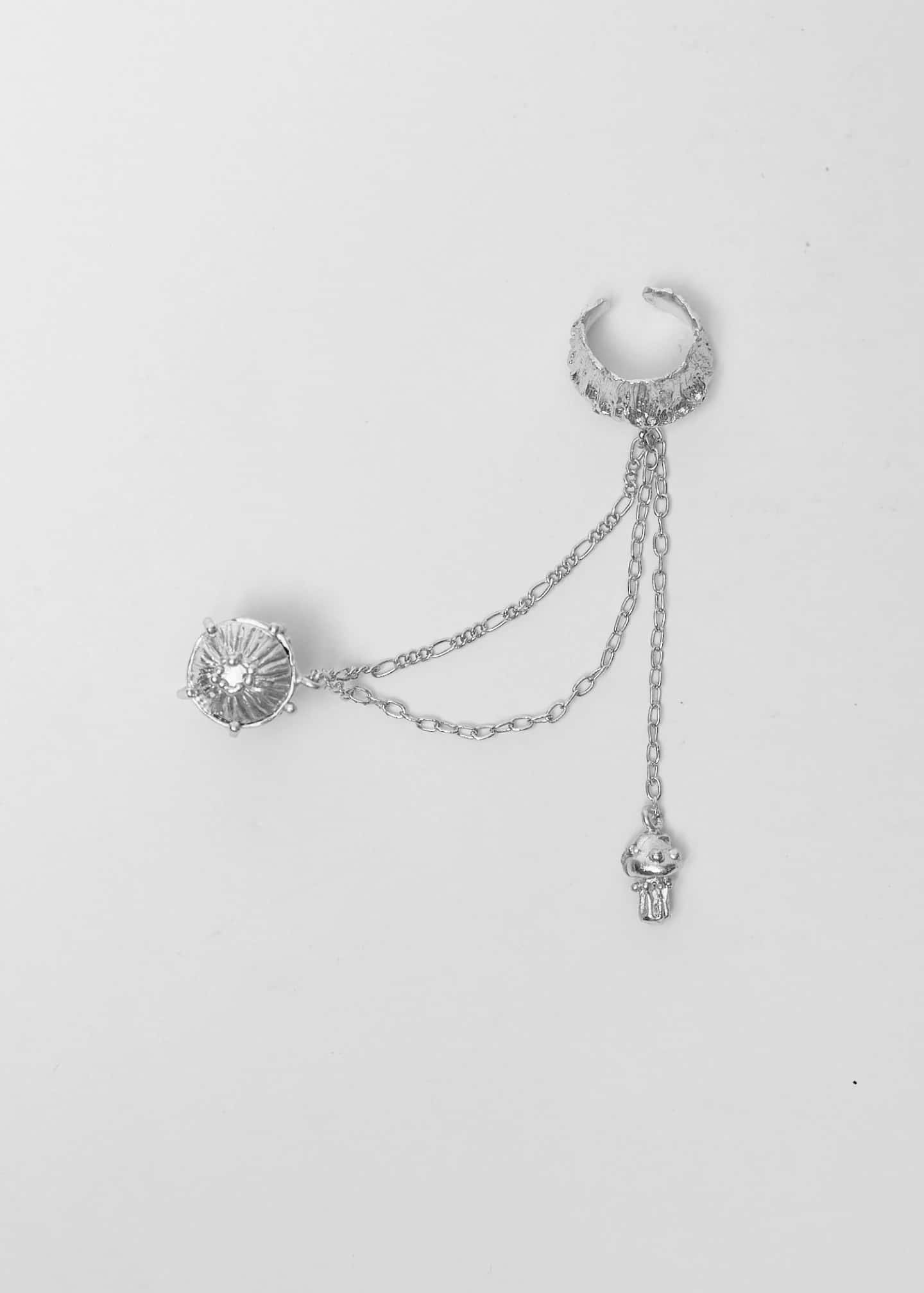 Earcuff viaje con sombrerito a la Luna