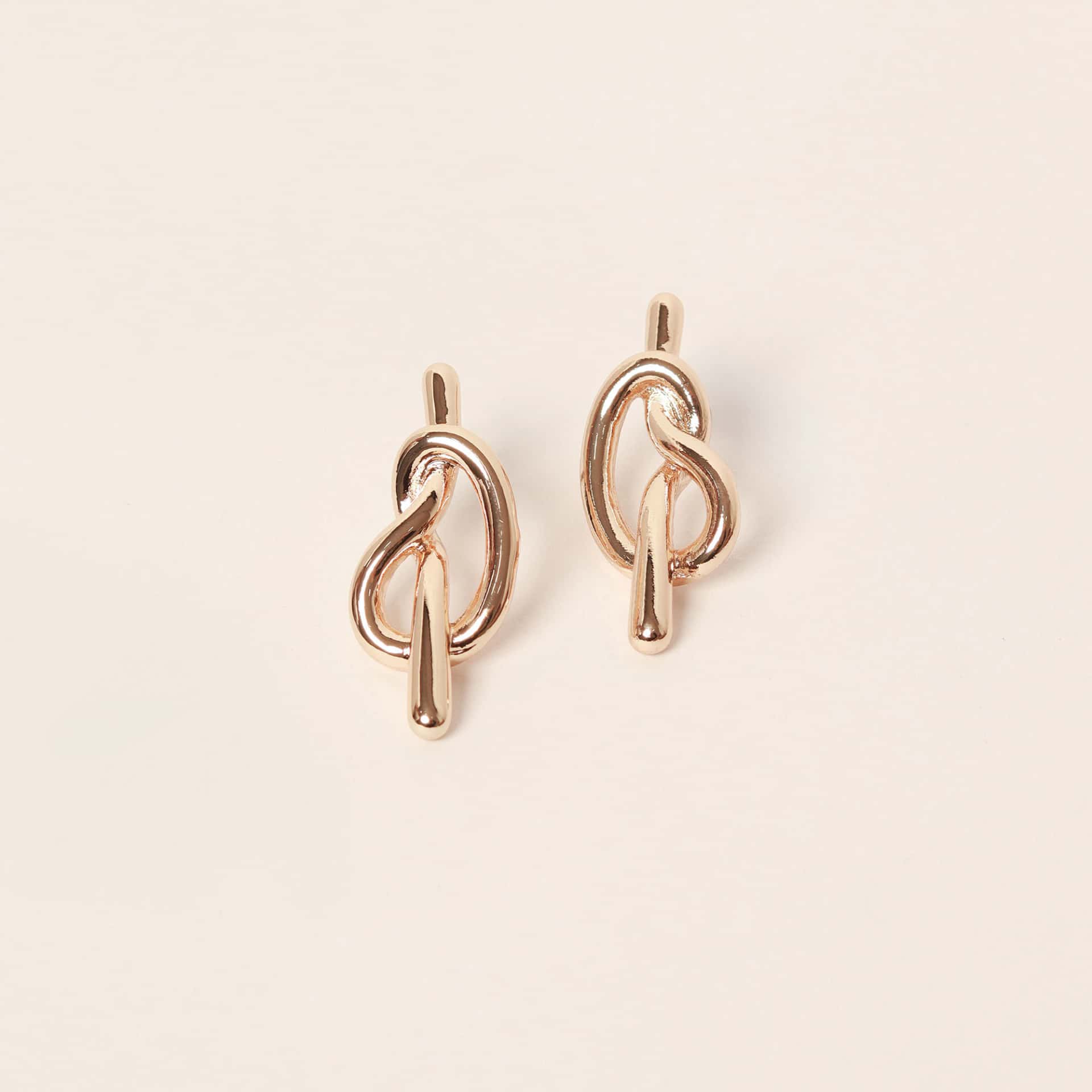 Aretes Lazo