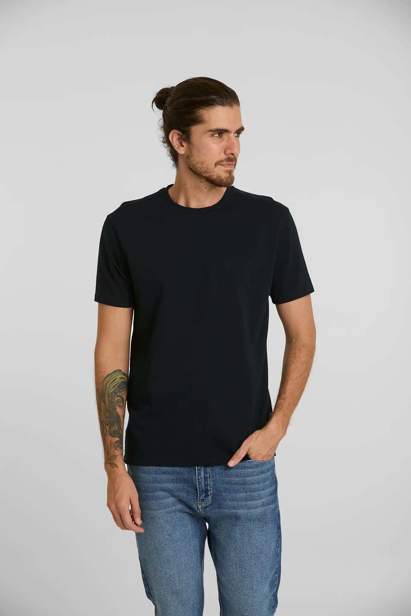 Camiseta básica azul oscura - miniatura 4