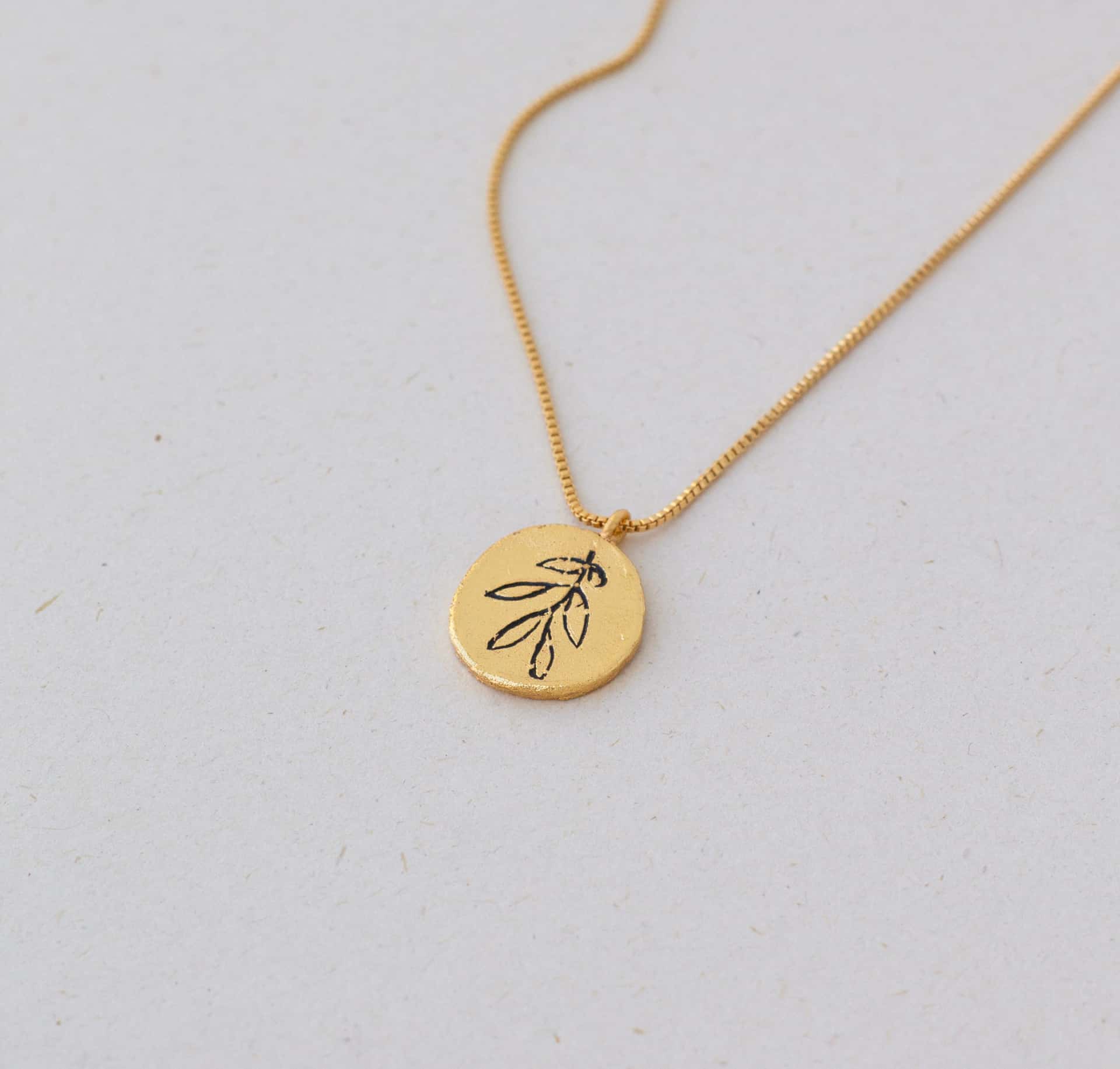 Collar moneda olivo