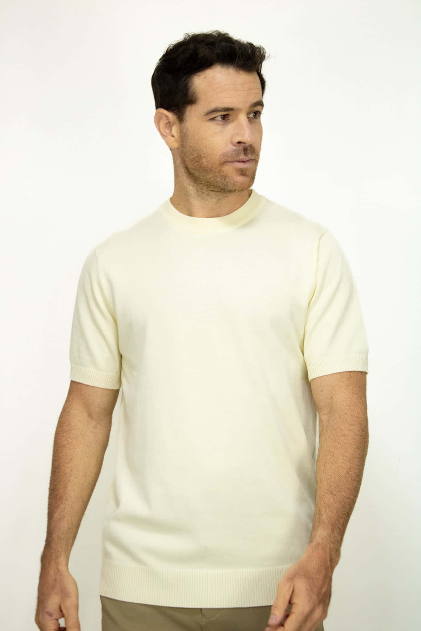 CAMISETA TEJIDA BEIGE PARA HOMBRE