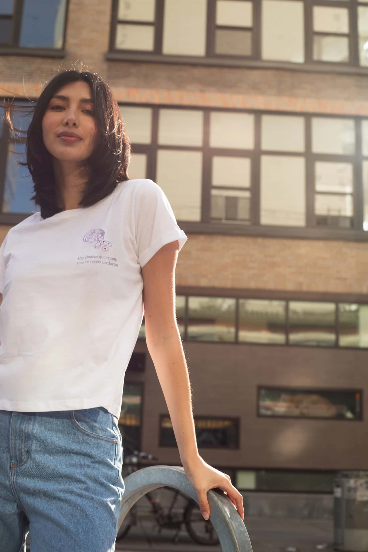 Hay Abrazos Que Curan Oversized Tee
