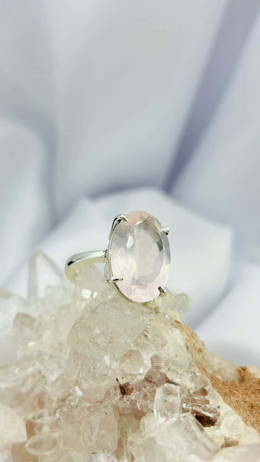 Anillo Cuarzo Rosa en Corte Ovalado - miniatura 2