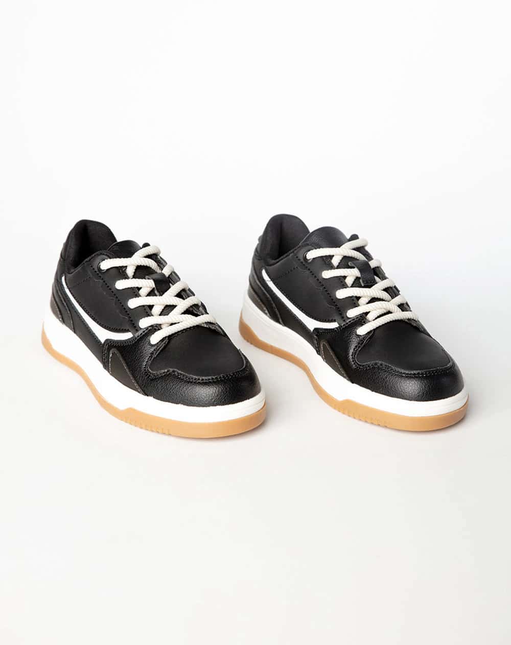 Tenis casuales negros niño
