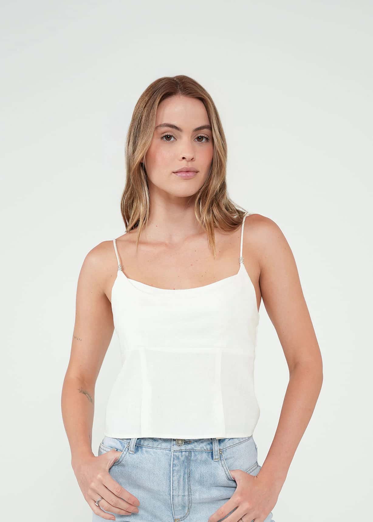 Camisa con detalle en tiras