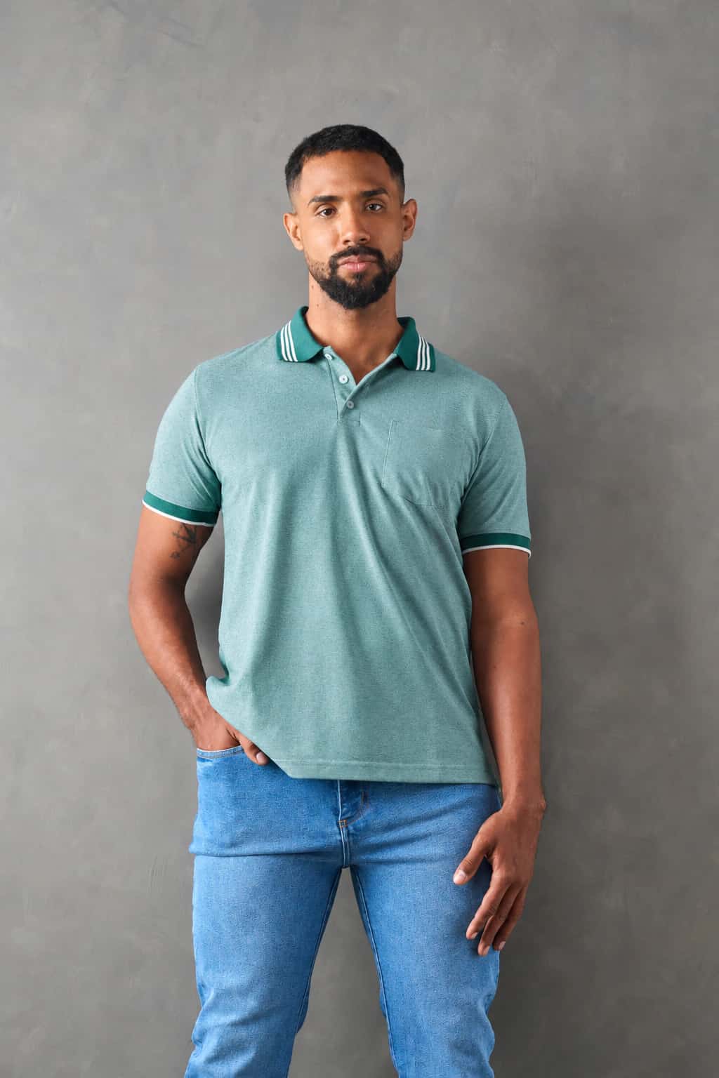 Camiseta tipo polo regular fit verde